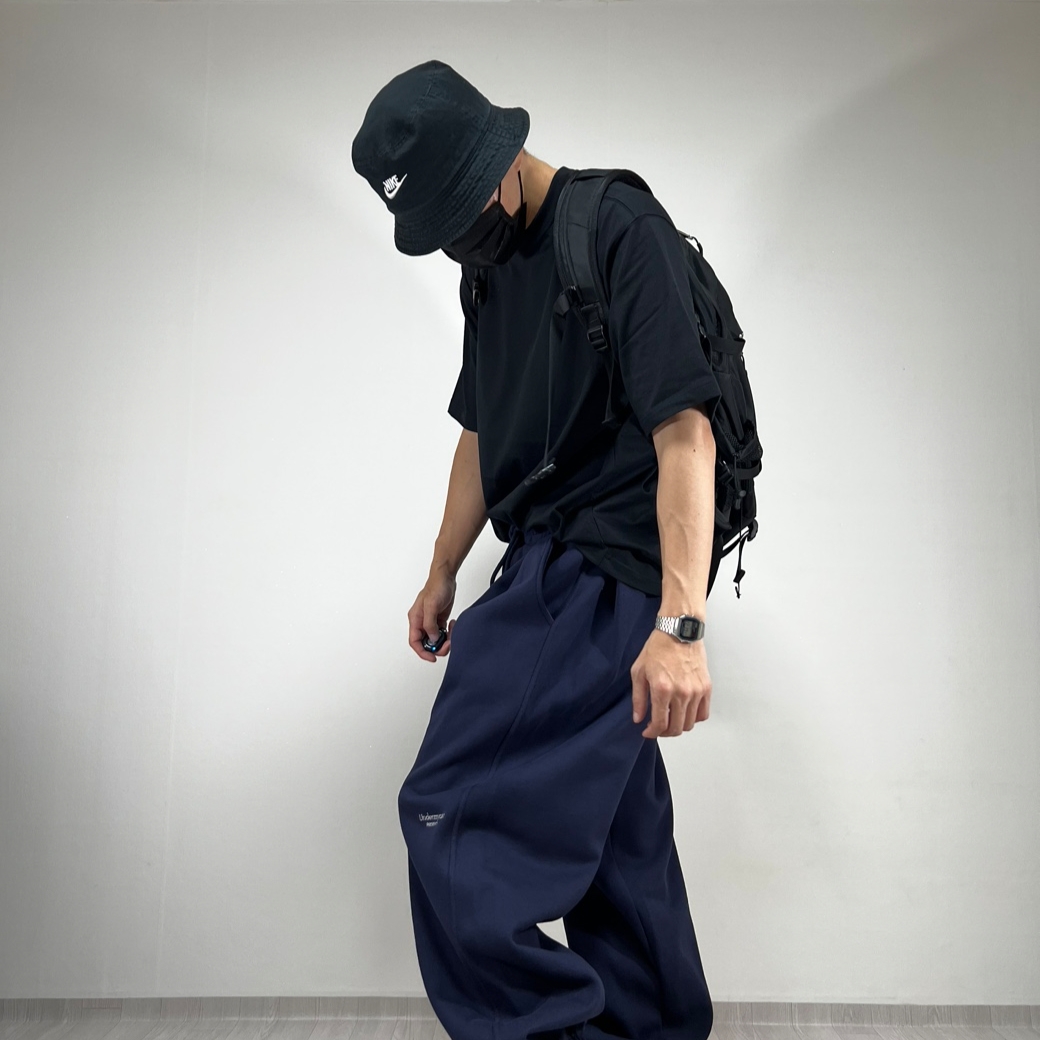 Undermycar Mu.03 Anti Fxxking Logo Play Oversized Sweat Jogger Navy 착용 스타일 - 4