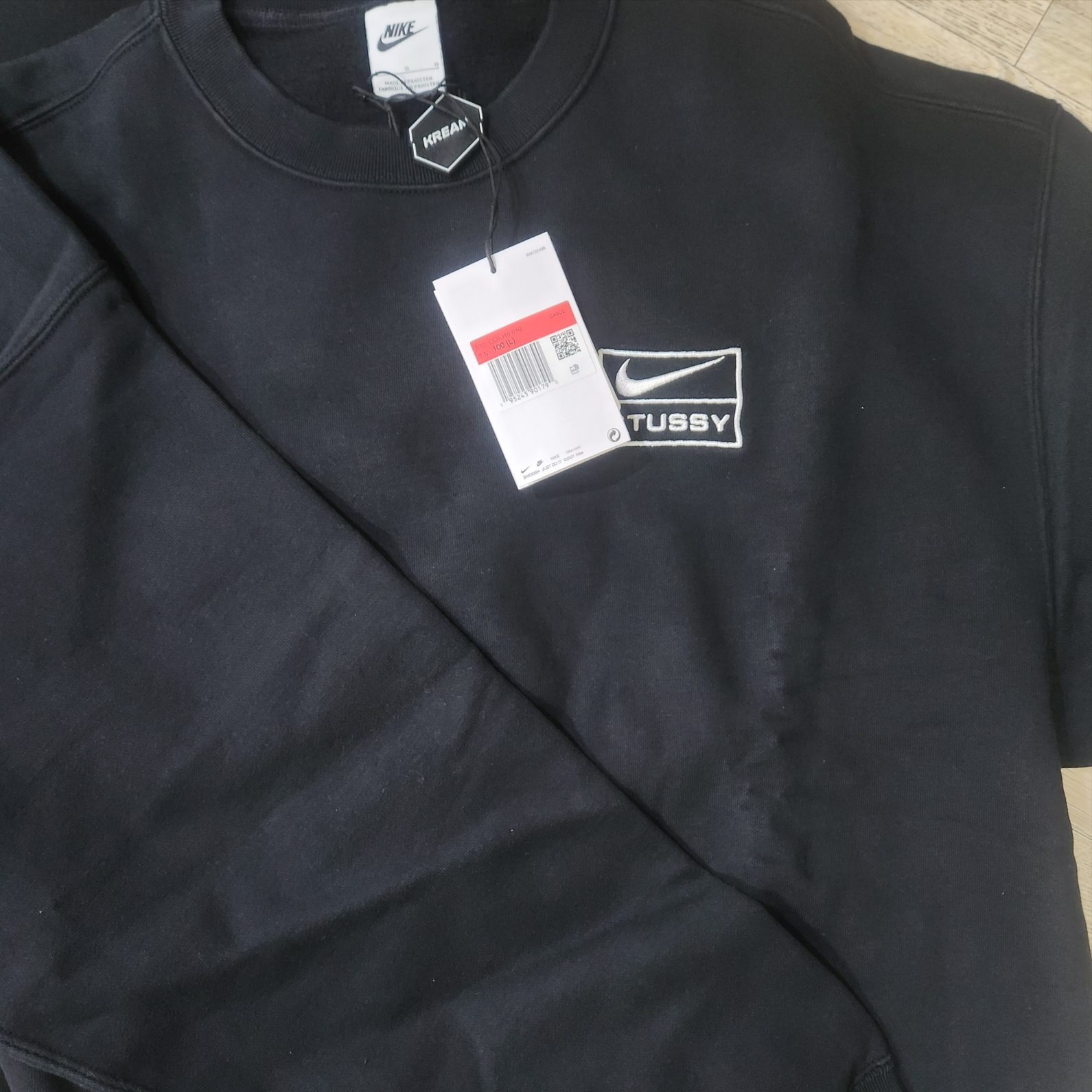 Nike x Stussy NRG Washed Fleece Crewneck Black (DO5310-010) 착용 스타일