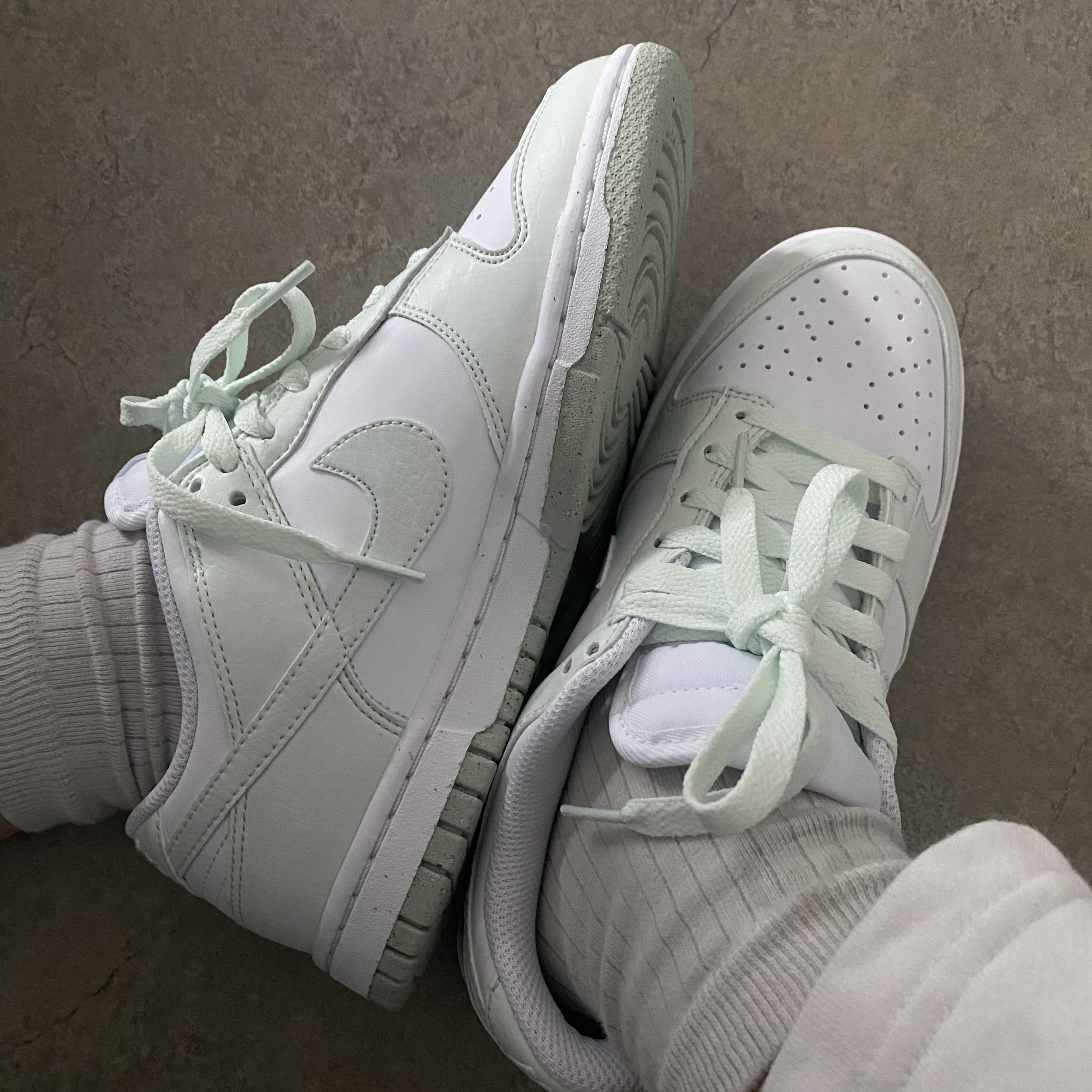 (W) Nike Dunk Low Next Nature Barely Green and White 착용 스타일