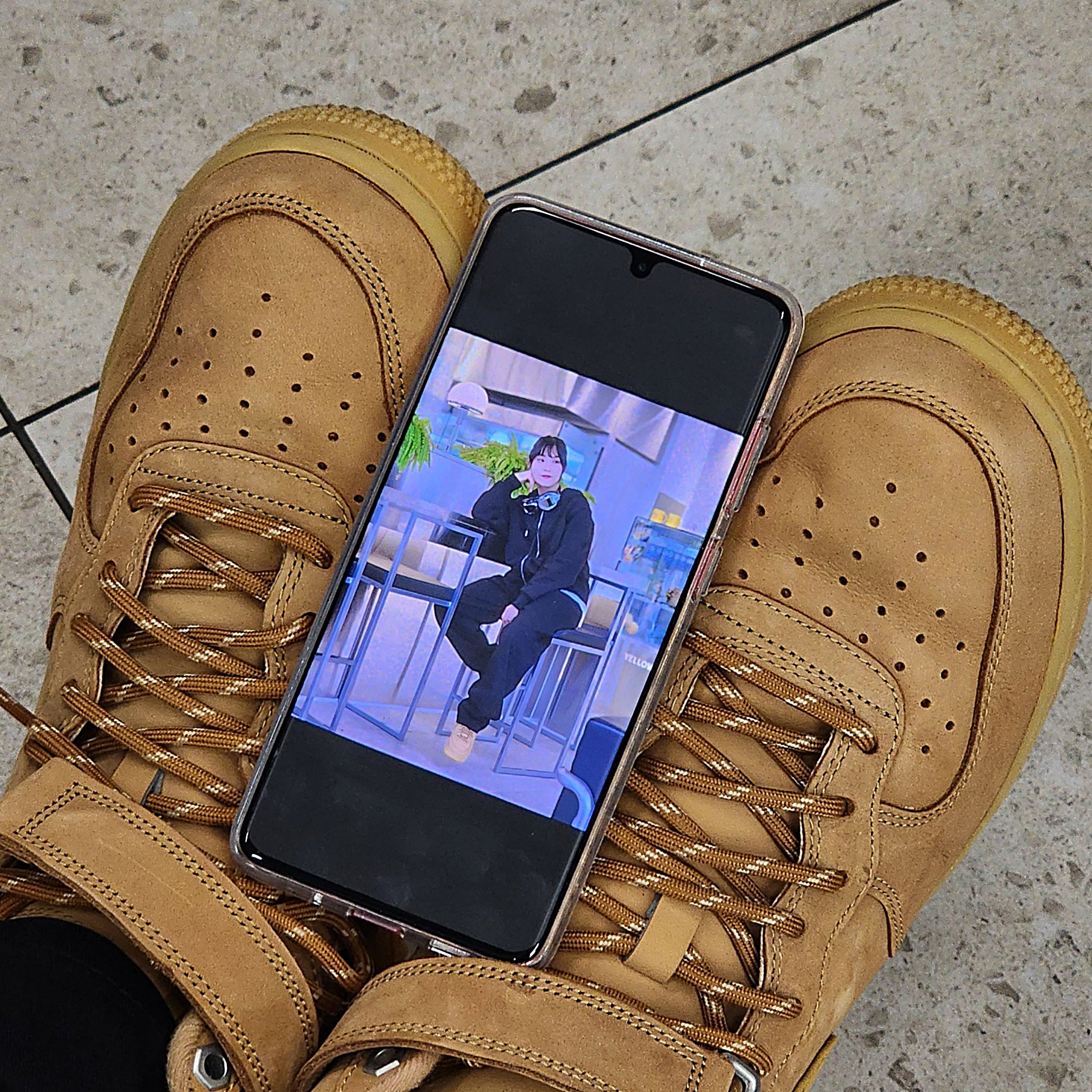 Nike Air Force 1 Mid '07 WB Flax 착용 스타일 - 1