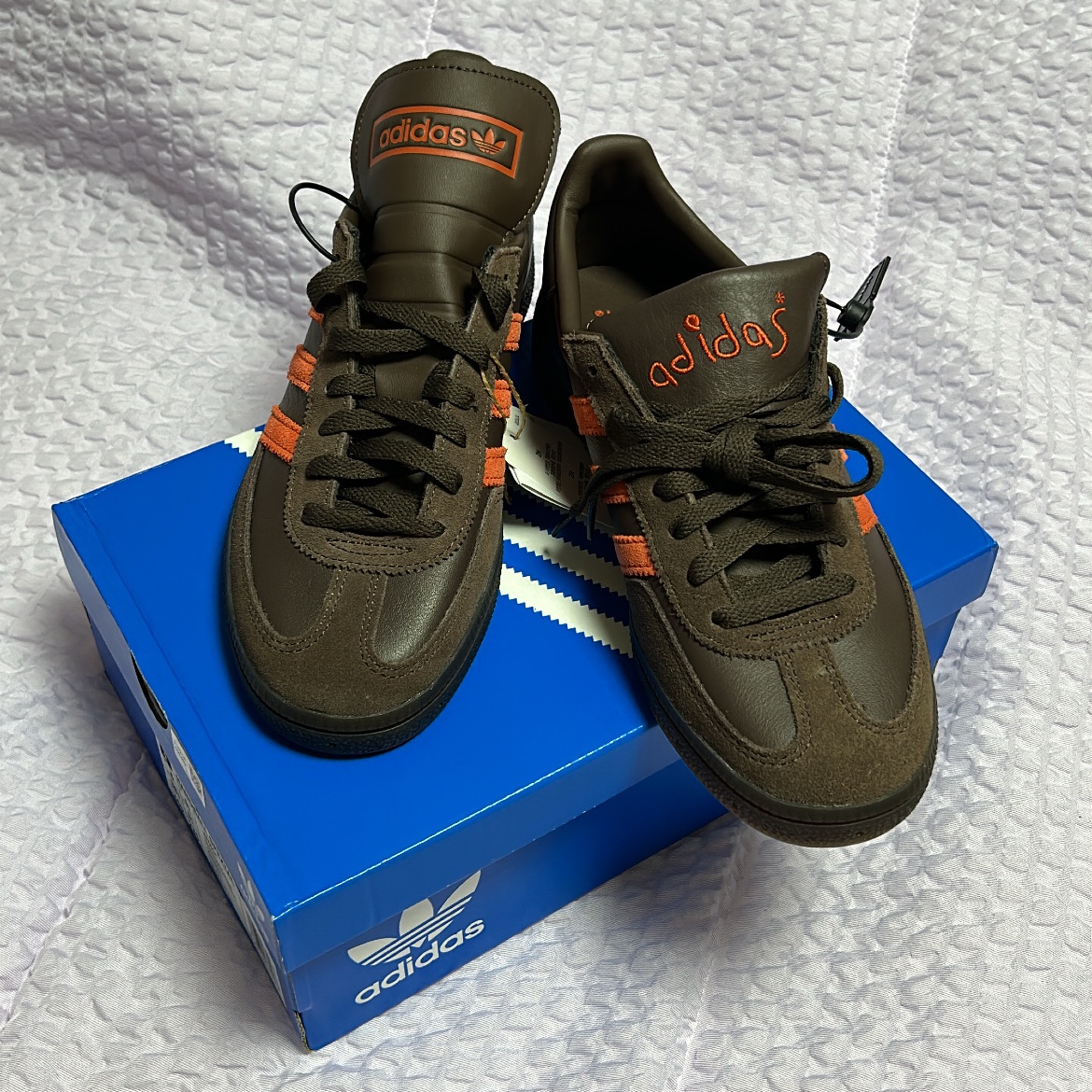 Adidas Spezial Handball Brown Collegiate Orange 착용 스타일