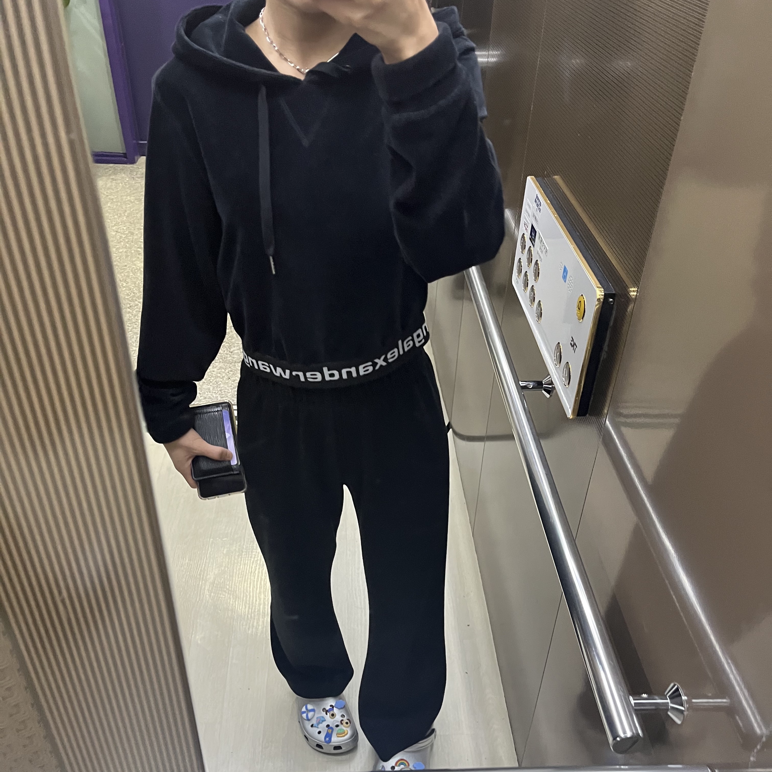 (W) Alexander Wang Long Sleeve Hoodie in Stretch Corduroy Black 착용 스타일