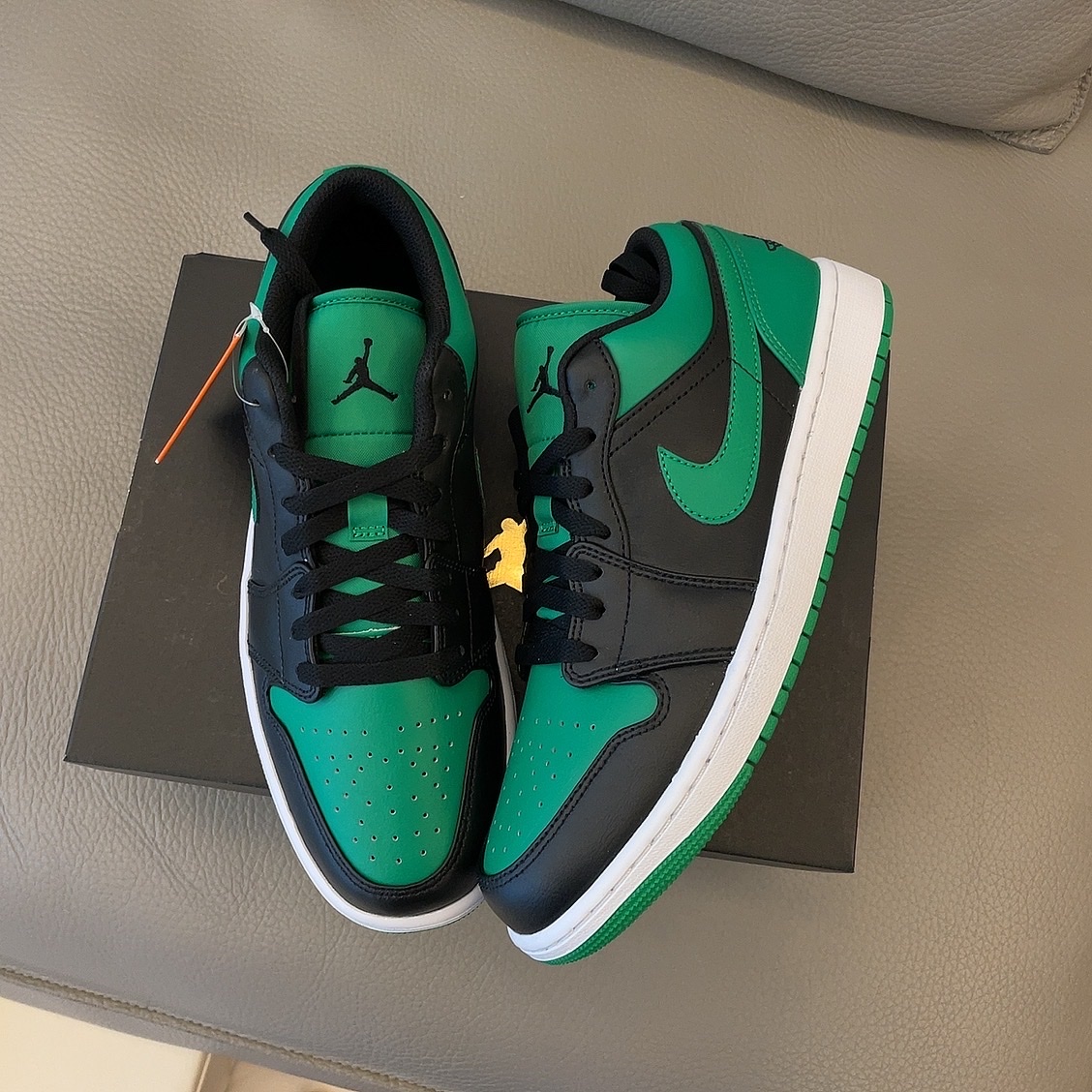 Jordan 1 Low Lucky Green 착용 스타일 - 1