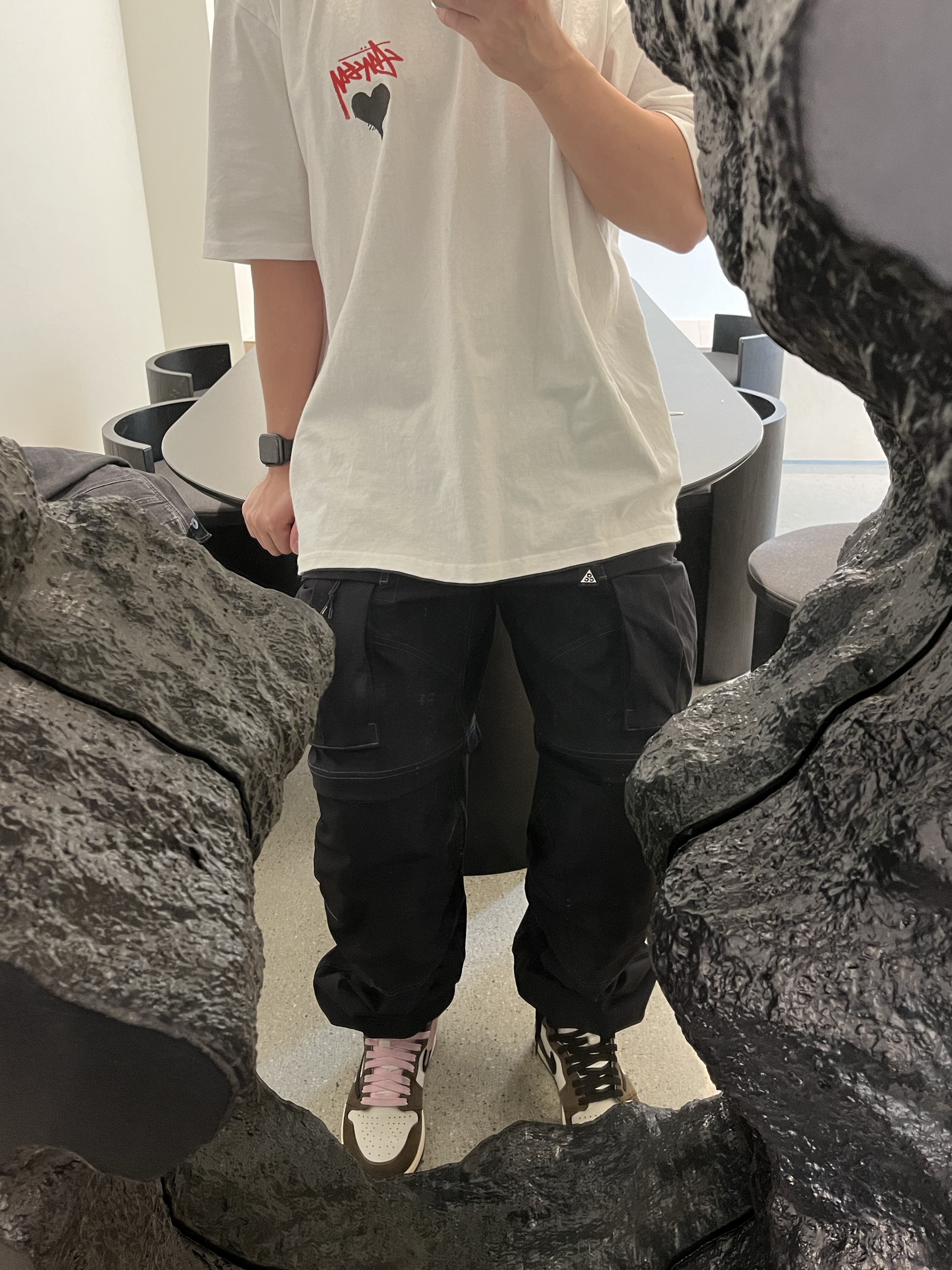 Stussy Stock Heart T-Shirt White, Nike ACG Smith Summit Cargo Pants Black Summit White - US/EU 착용 스타일
