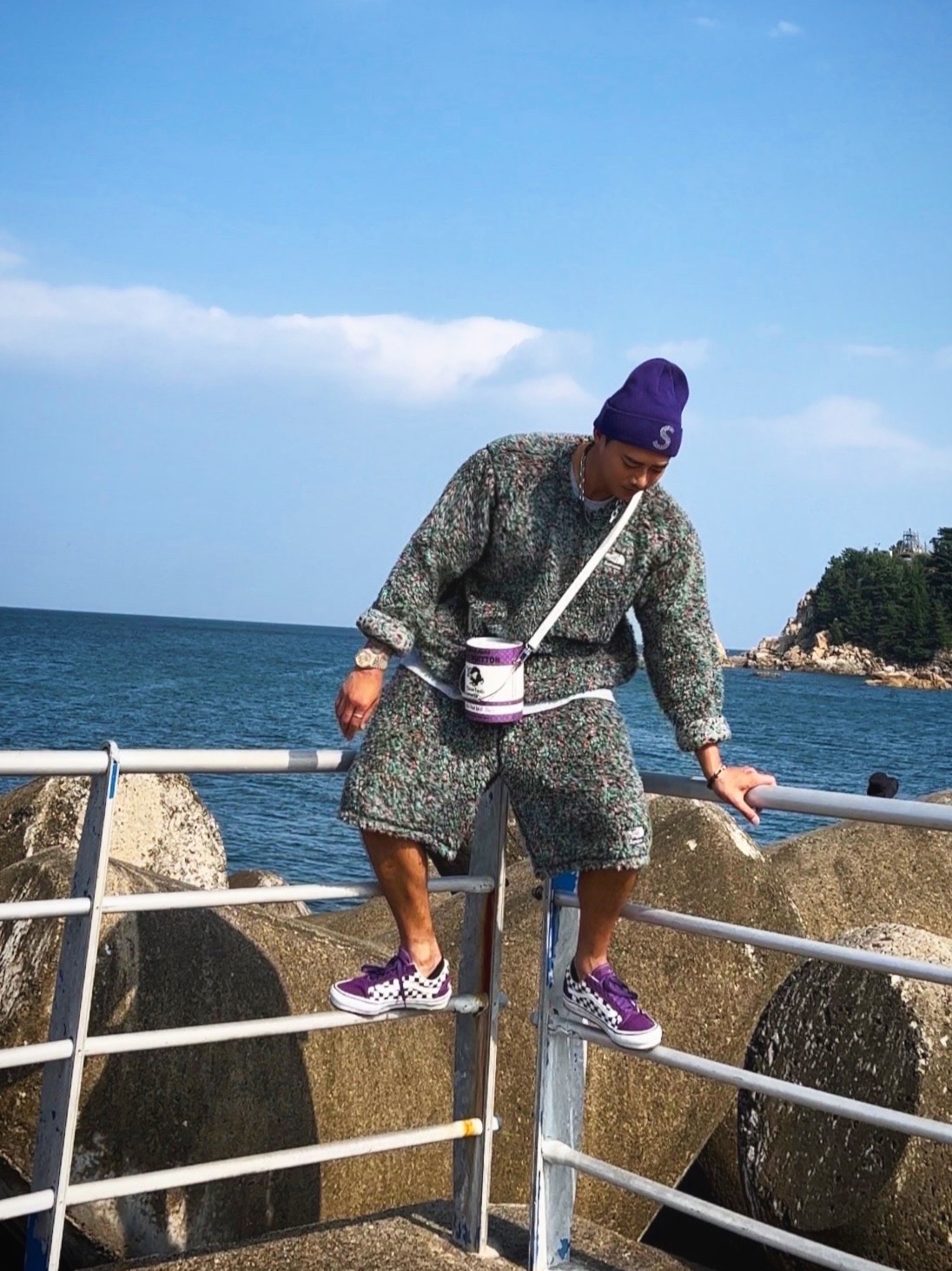 Supreme New Era Swarovski S Logo Beanie Purple - 21SS, Vans x Supreme x Swarovski Old Skool Purple 착용 스타일 - 7