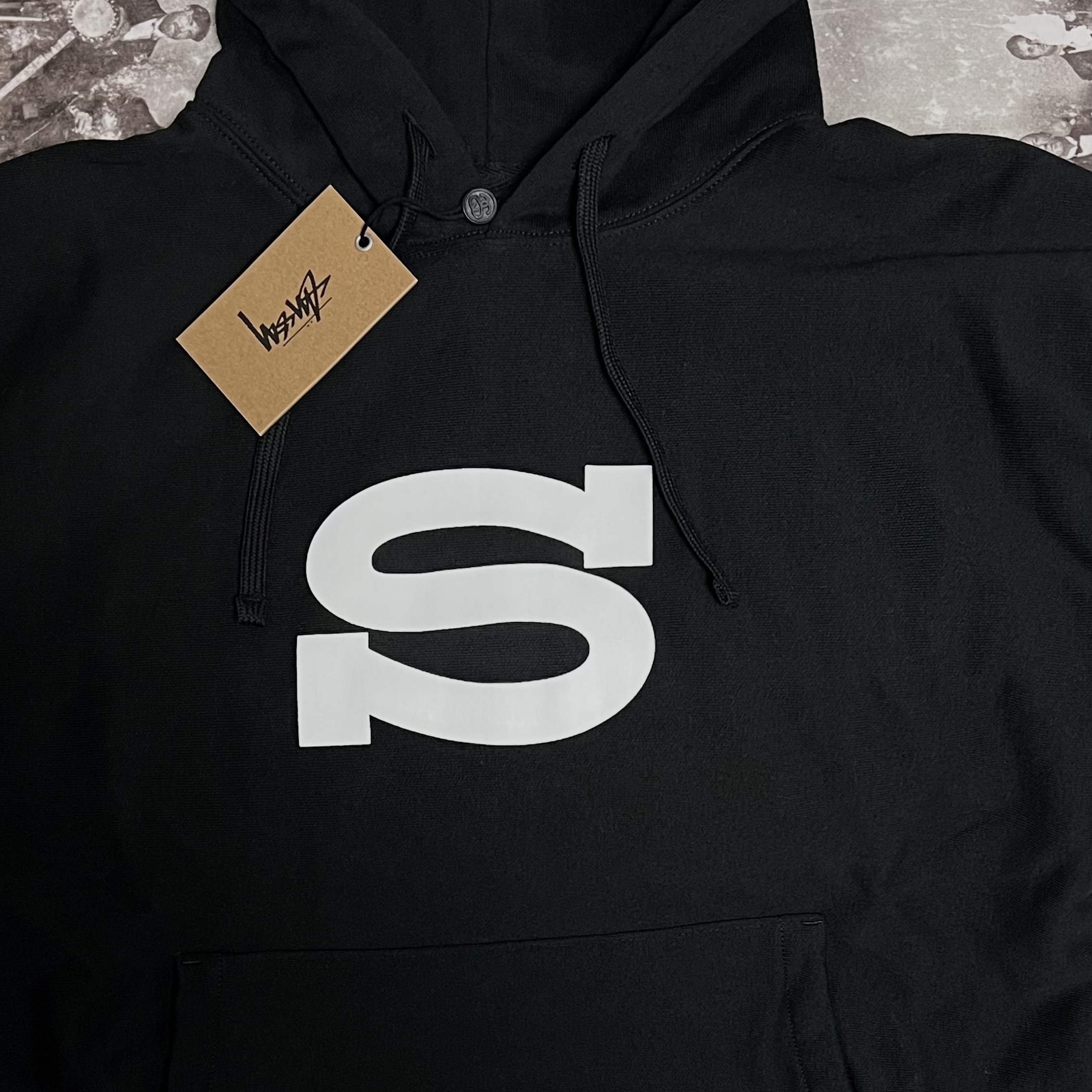 Stussy Letterman Hoodie Black 착용 스타일