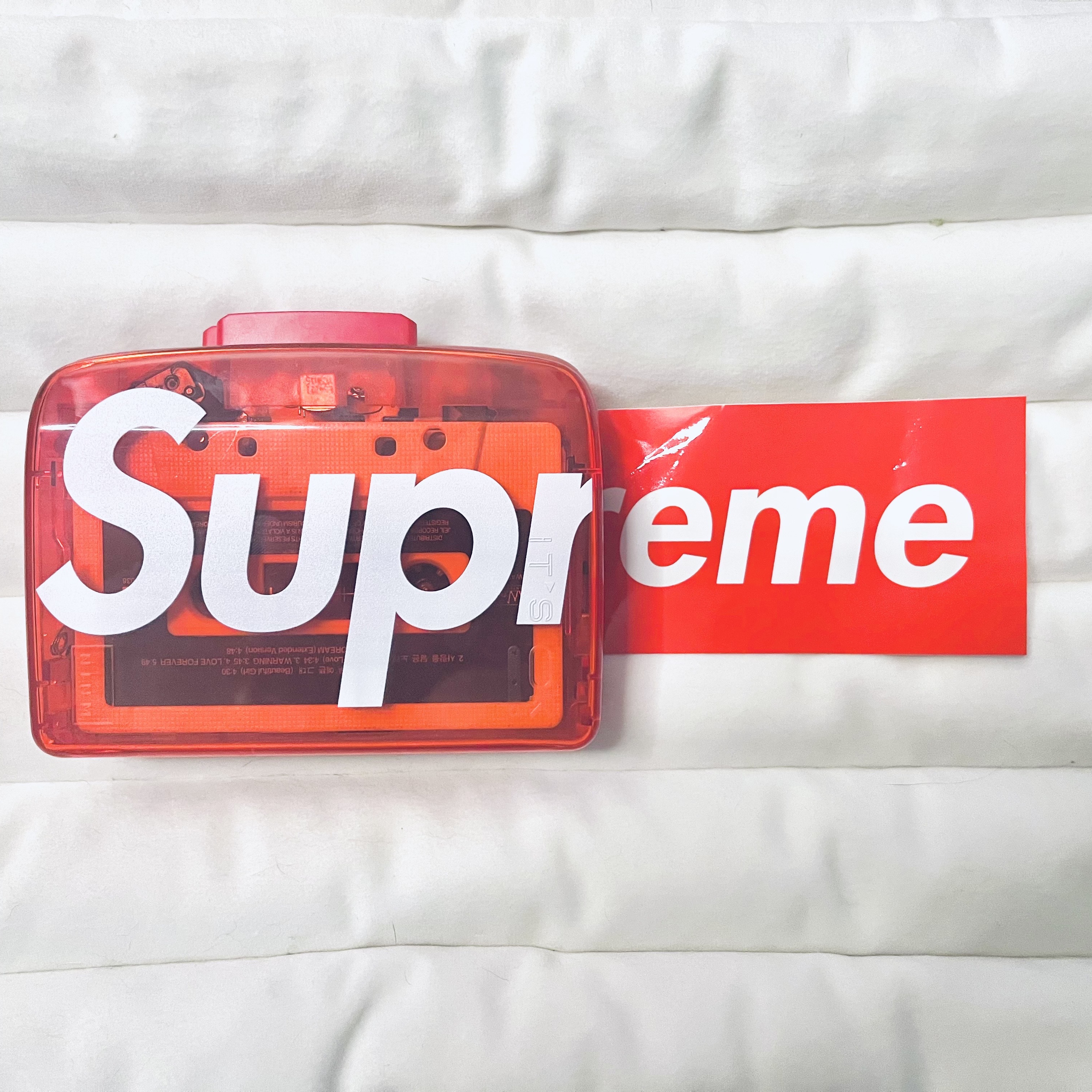 Supreme x Koss Portapro Headphones Silver - 23FW 착용 스타일 - 3
