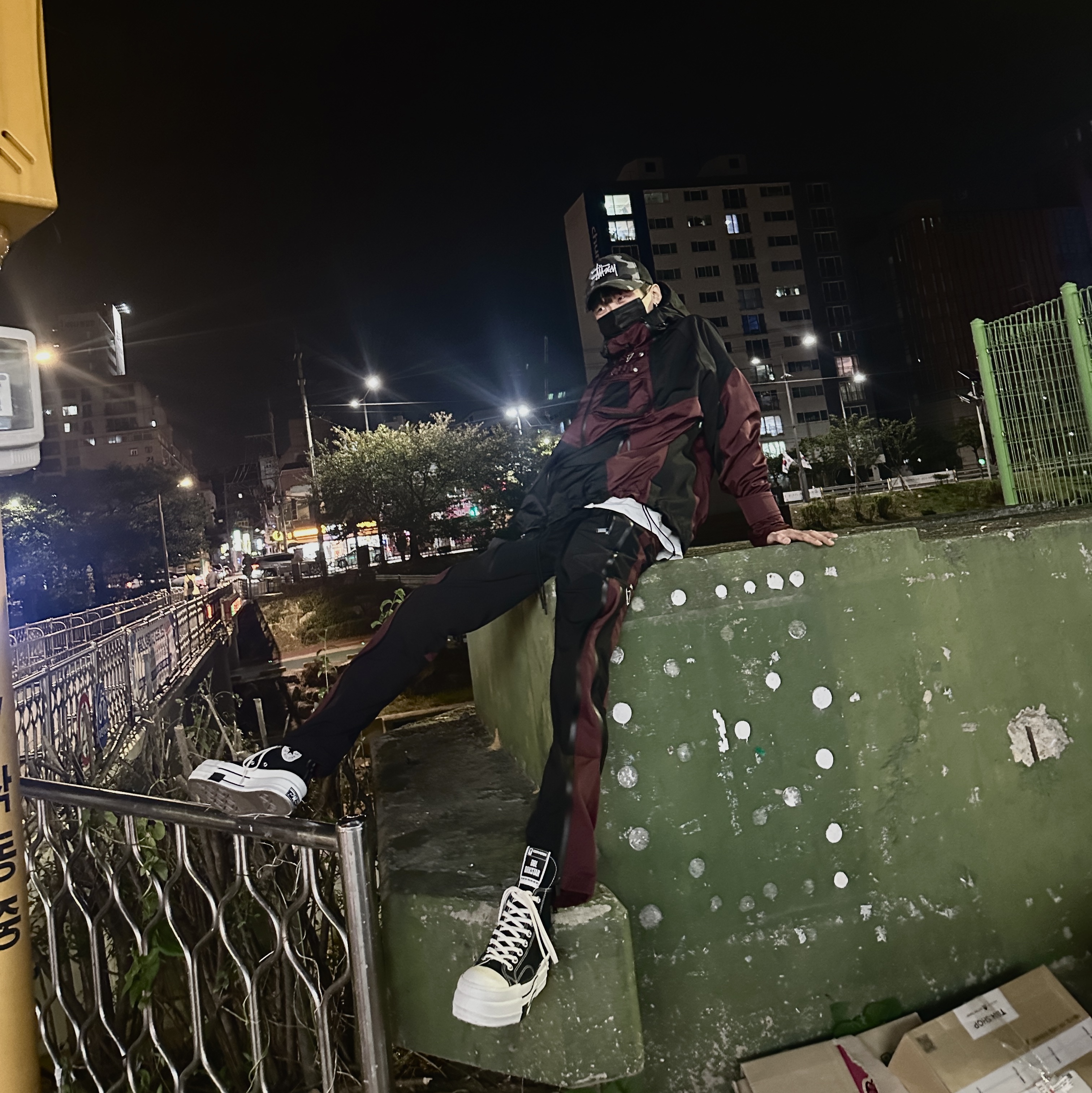 Converse x Drkshdw DBL Drkstar Chuck 70 Hi Black, Undermycar Phan Mark 2 Multi Zip Nylon Mesh Pants Garnet - 22SS 착용 스타일