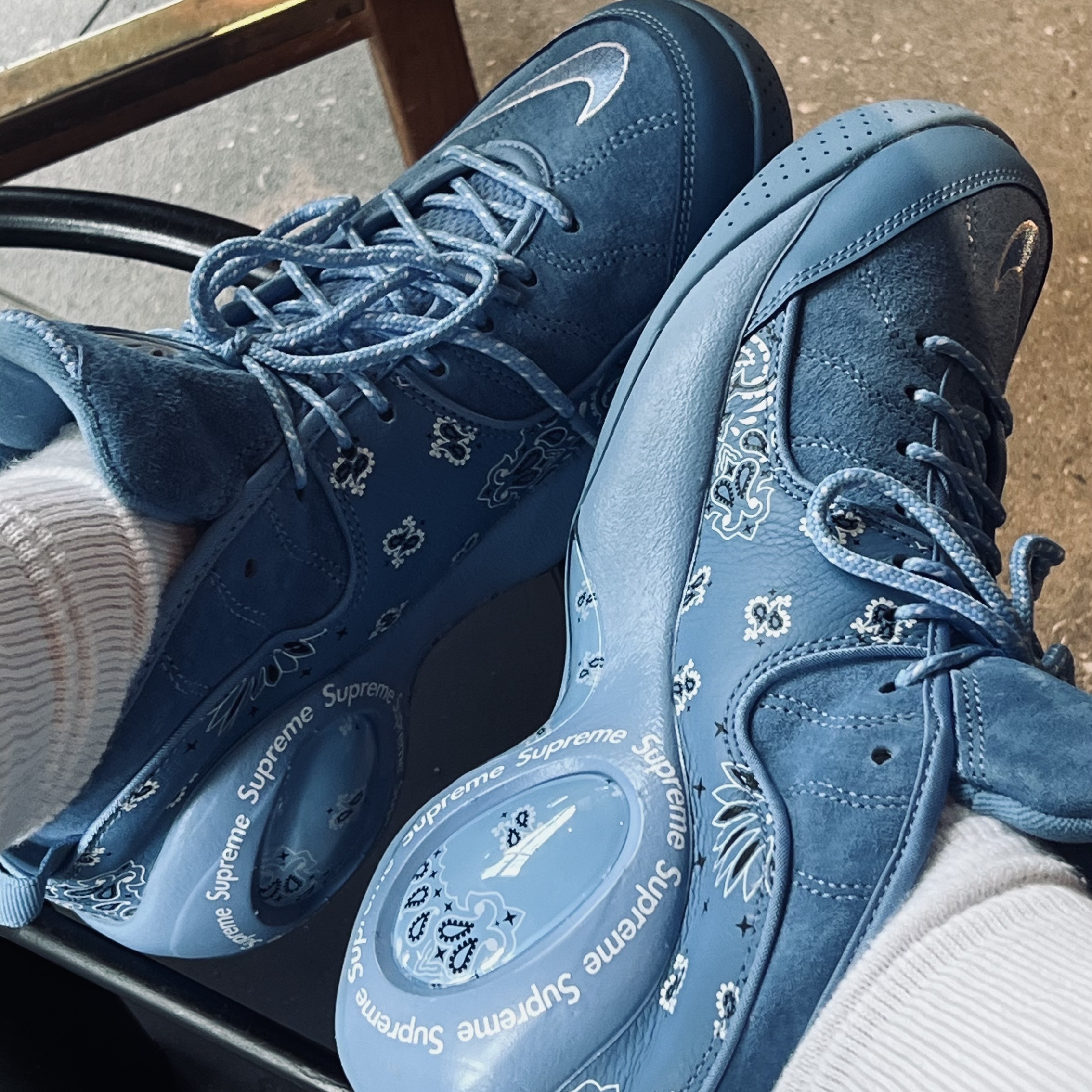 Nike x Supreme Air Zoom Flight 95 SP University Blue 착용 스타일