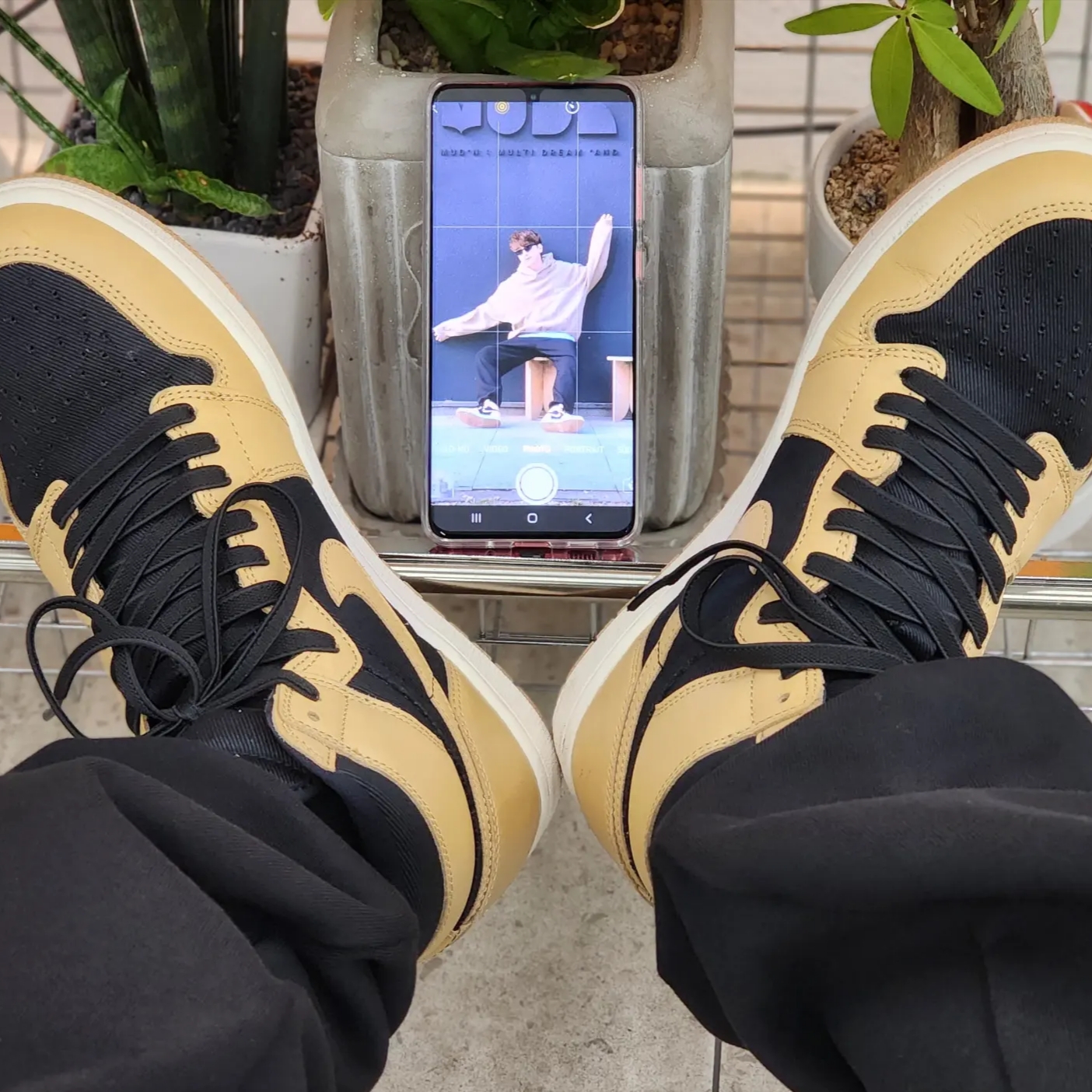 Essentials Hoodie Oak - 22SS, Jordan 1 Retro High OG Vachetta Tan 착용 스타일 - 4