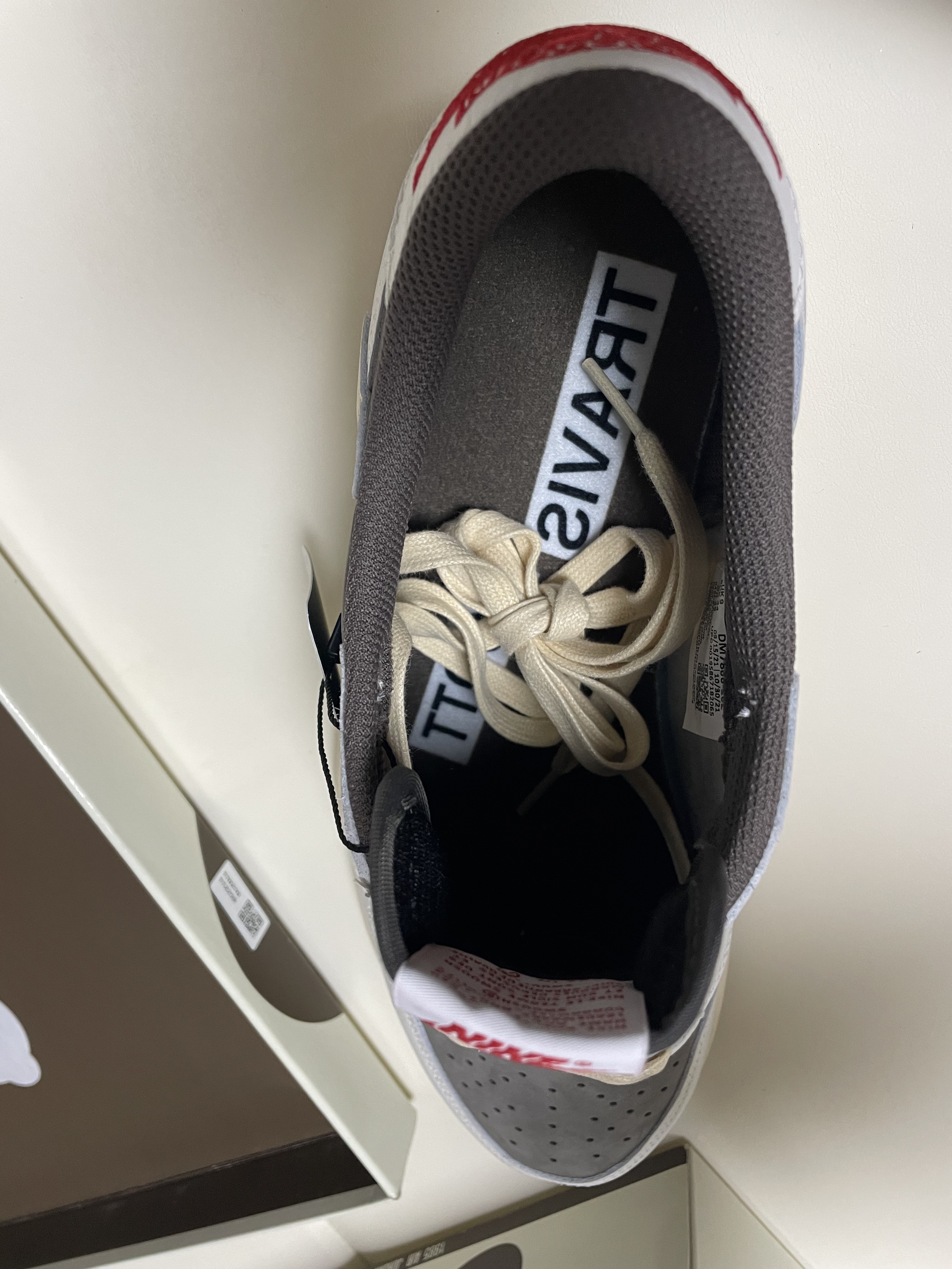 Jordan 1 x Travis Scott Retro Low OG SP Sail and Ridgerock ์ฐฉ์ฉ ์คํ์ผ - 2