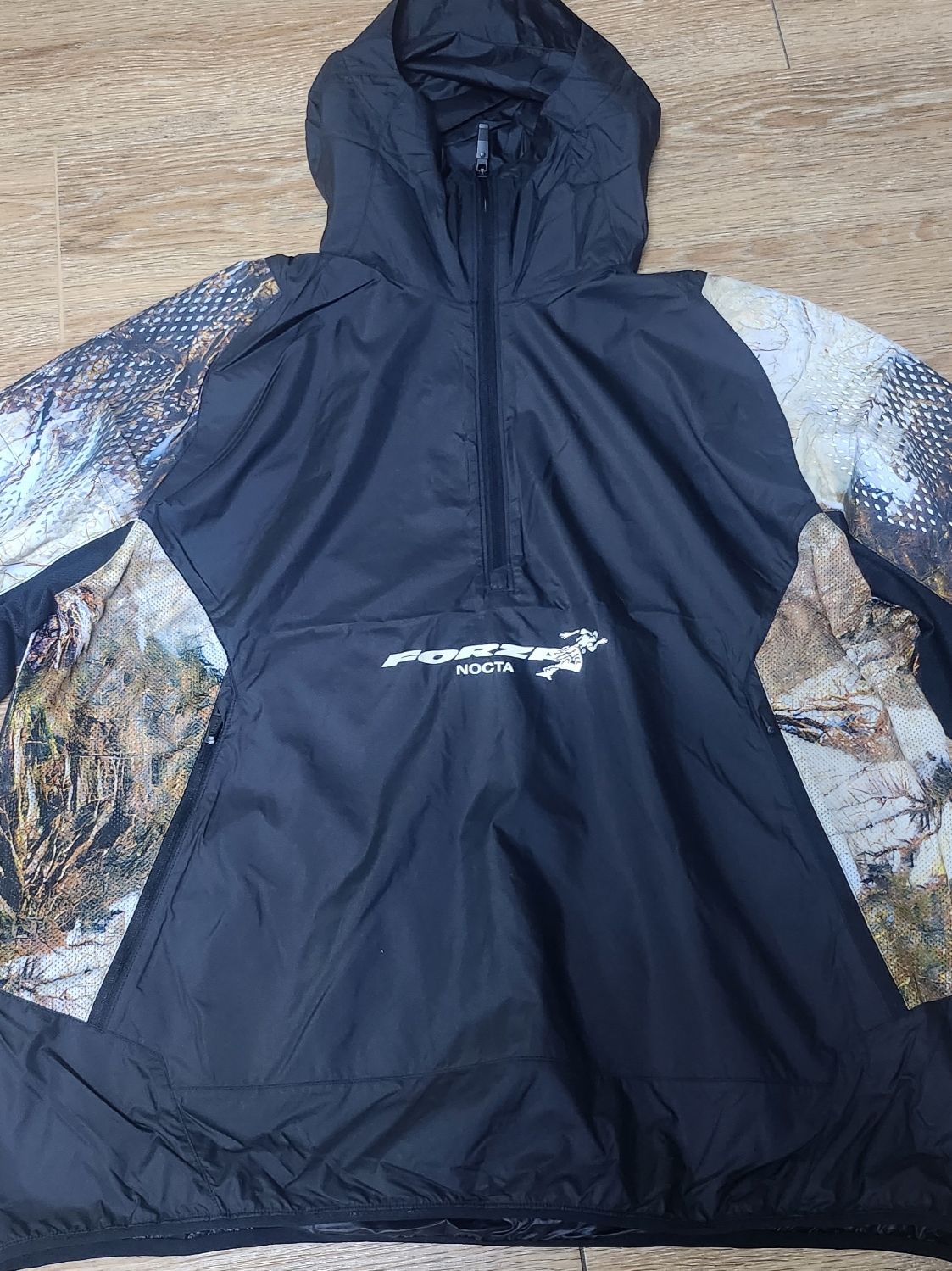 Nike x Drake Nocta NRG Running Jacket Black Baroque Brown (FJ3009-010) 착용 스타일 - 1
