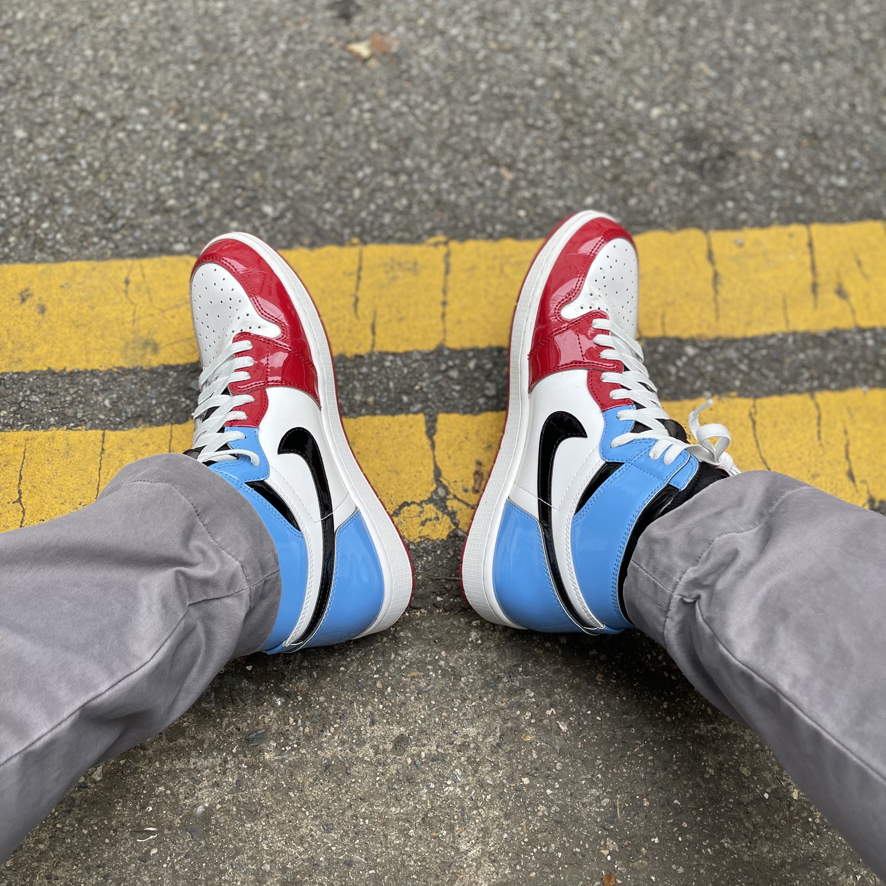 Jordan 1 Retro High Fearless UNC Chicago 착용 스타일 - 2