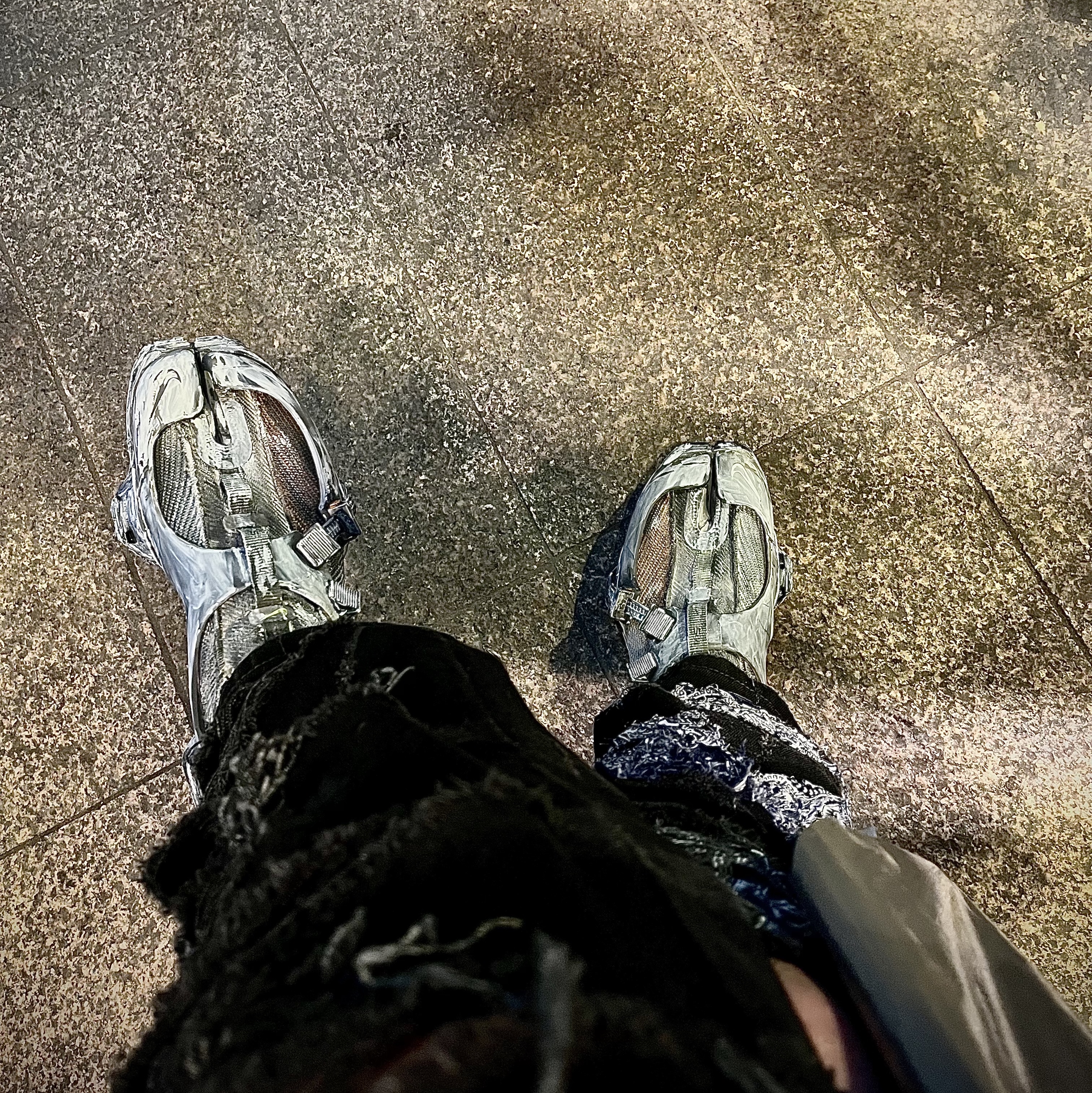 Nike ISPA Road Warrior Volt 착용 스타일