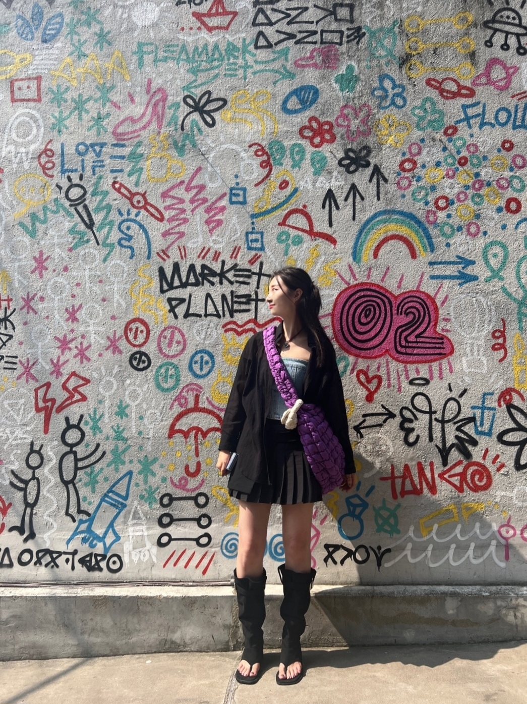 COS Quilted Oversized Shoulder Bag Purple, COS Quilted Nano Bag Beige 착용 스타일 - 2