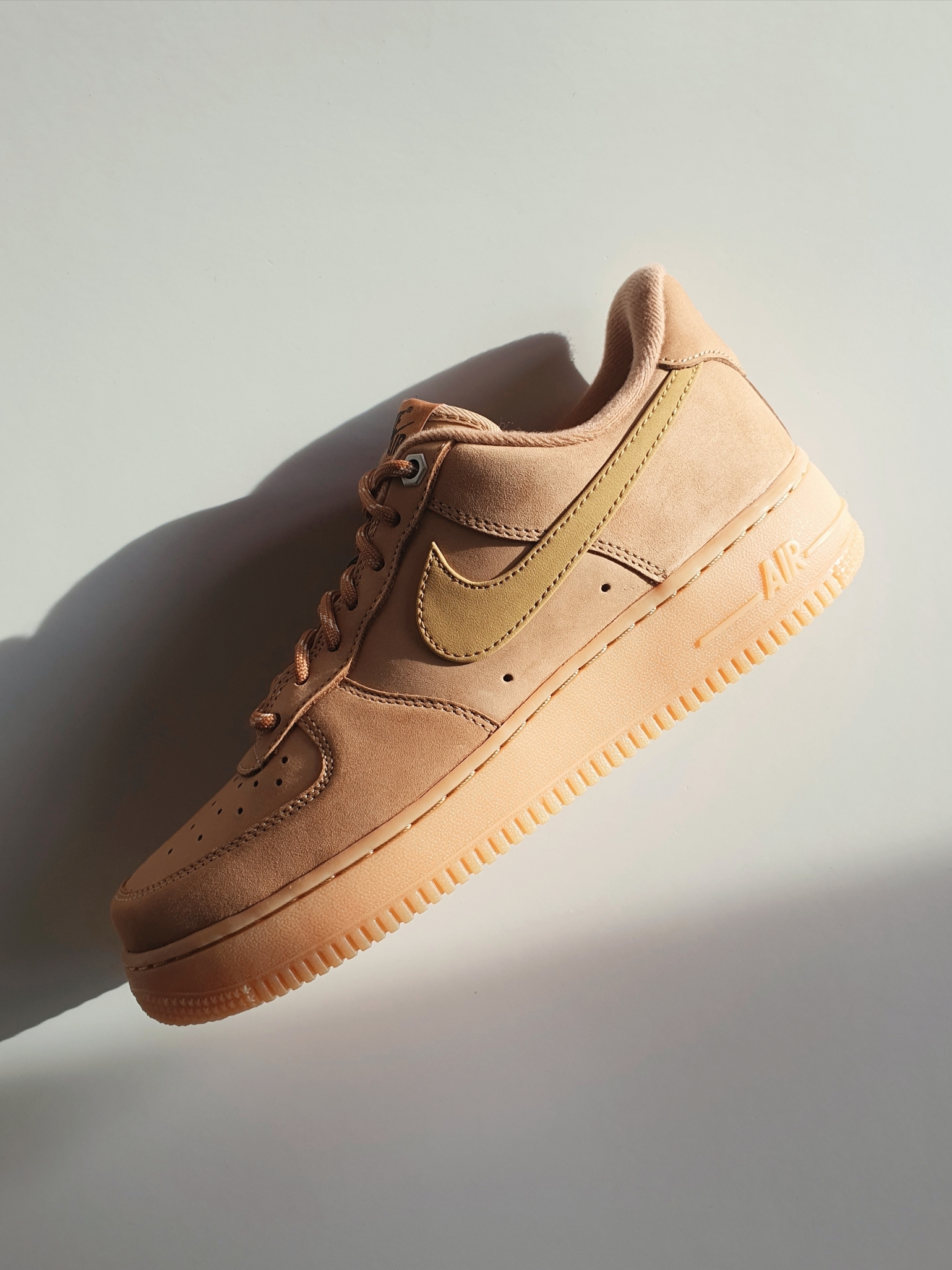 Nike Air Force 1 '07 WB Flax 착용 스타일