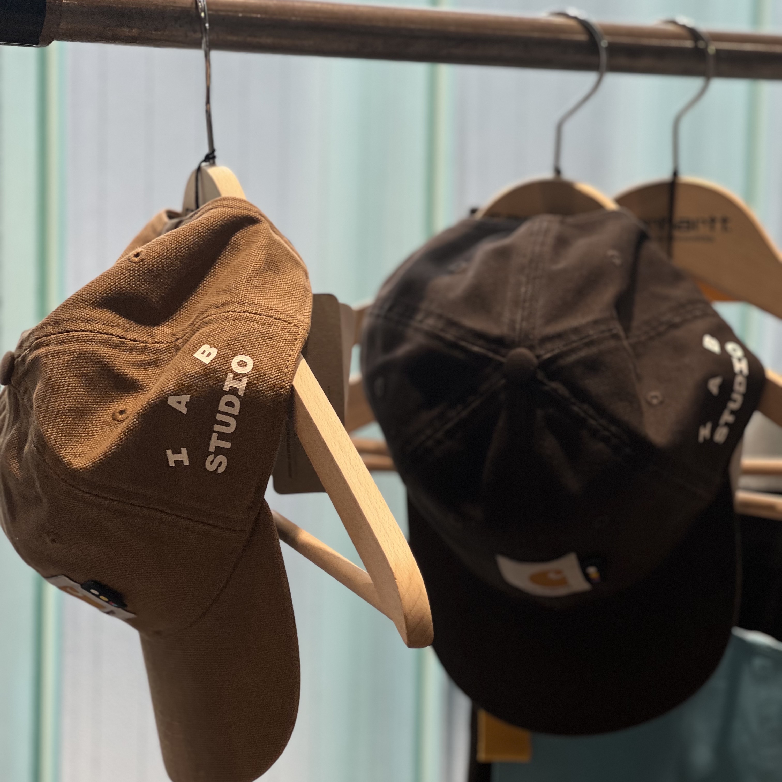 Carhartt WIP x IAB Studio Canvas 6-Panel Cap Hamilton Brown 착용 스타일