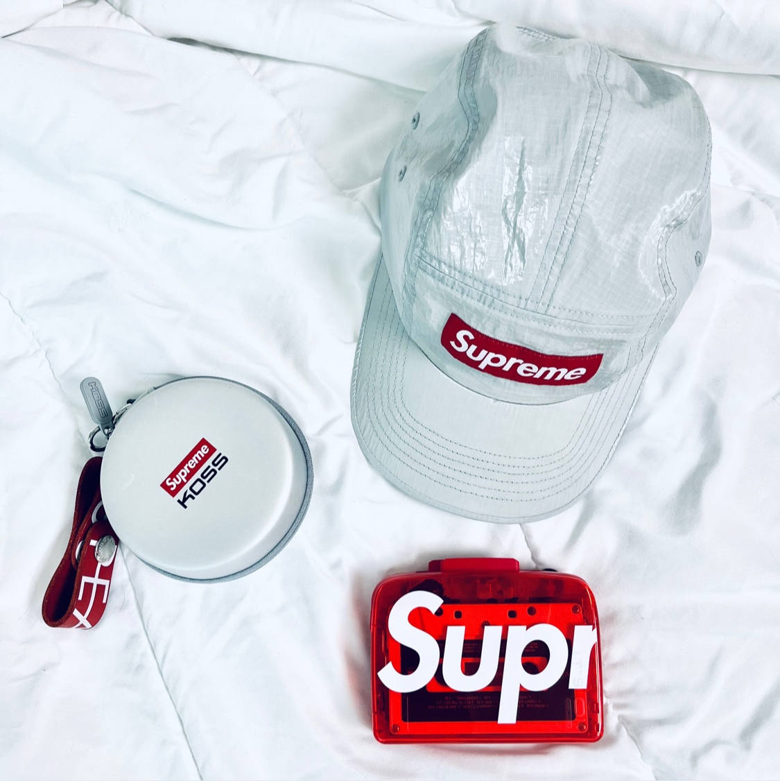 Supreme x Koss Portapro Headphones Silver - 23FW 착용 스타일 - 2