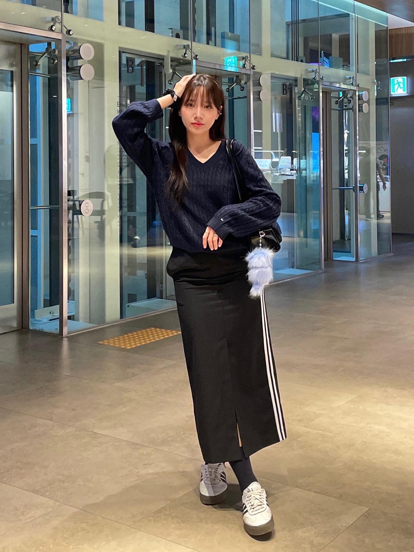 (W) Adidas Sambarose White Black Gum 착용 스타일 - 1