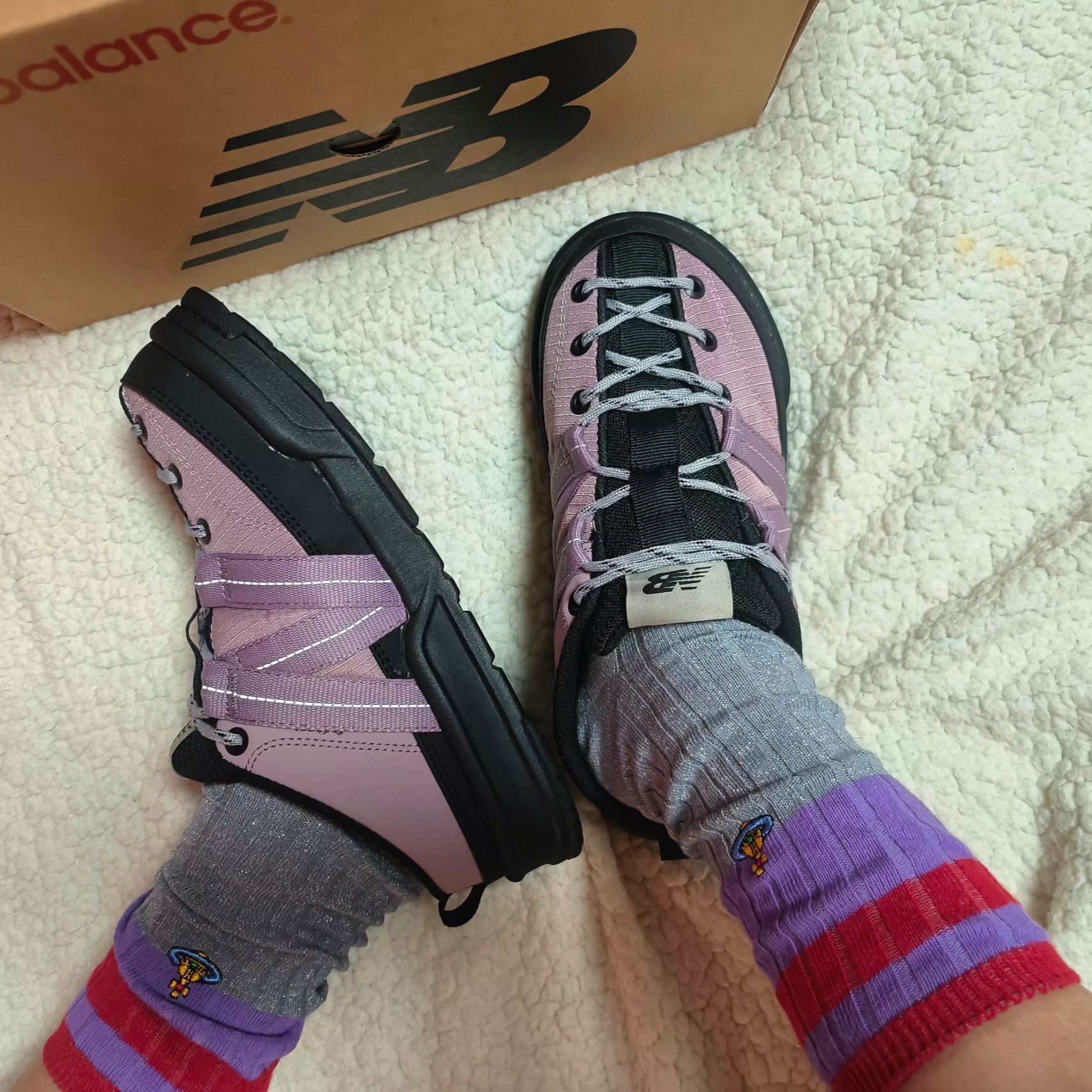 New Balance CRV Mule V2 Violet 착용 스타일 - 2