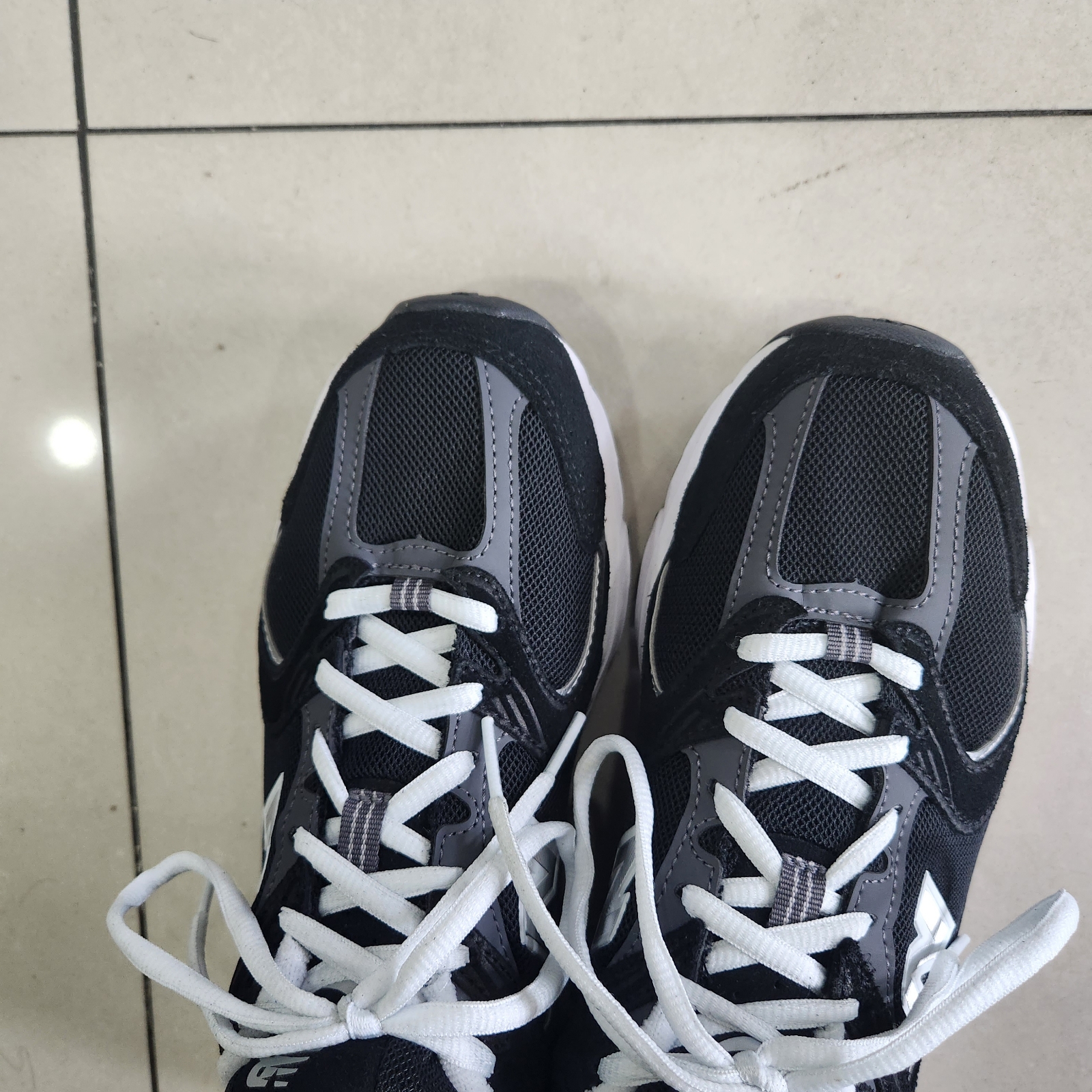 New Balance 530 Classic Black 착용 스타일 - 2