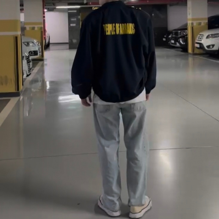 Undermycar Maigan Padded Shoulder Zip-Up Blouson India Ink - 23FW 착용 스타일
