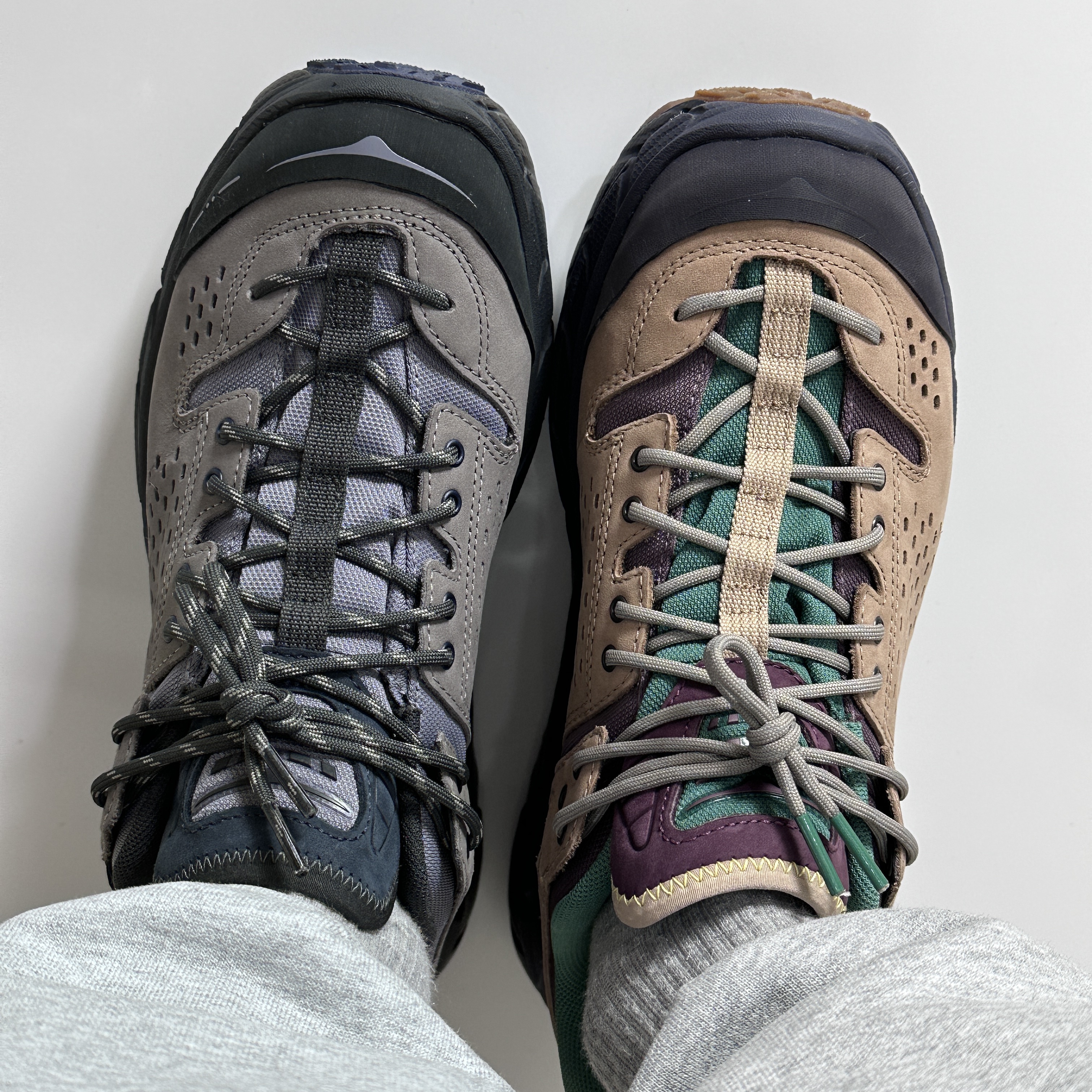 Hoka x J.L-A.L Tor Ultra Low Desert Taupe Rock Ridge, Hoka x Bodega Tor Ultra Low Natural Blazing Yellow 착용 스타일