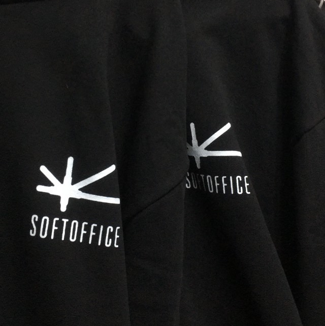 Softoffice Community Sweat Hoodie- Black 착용 스타일