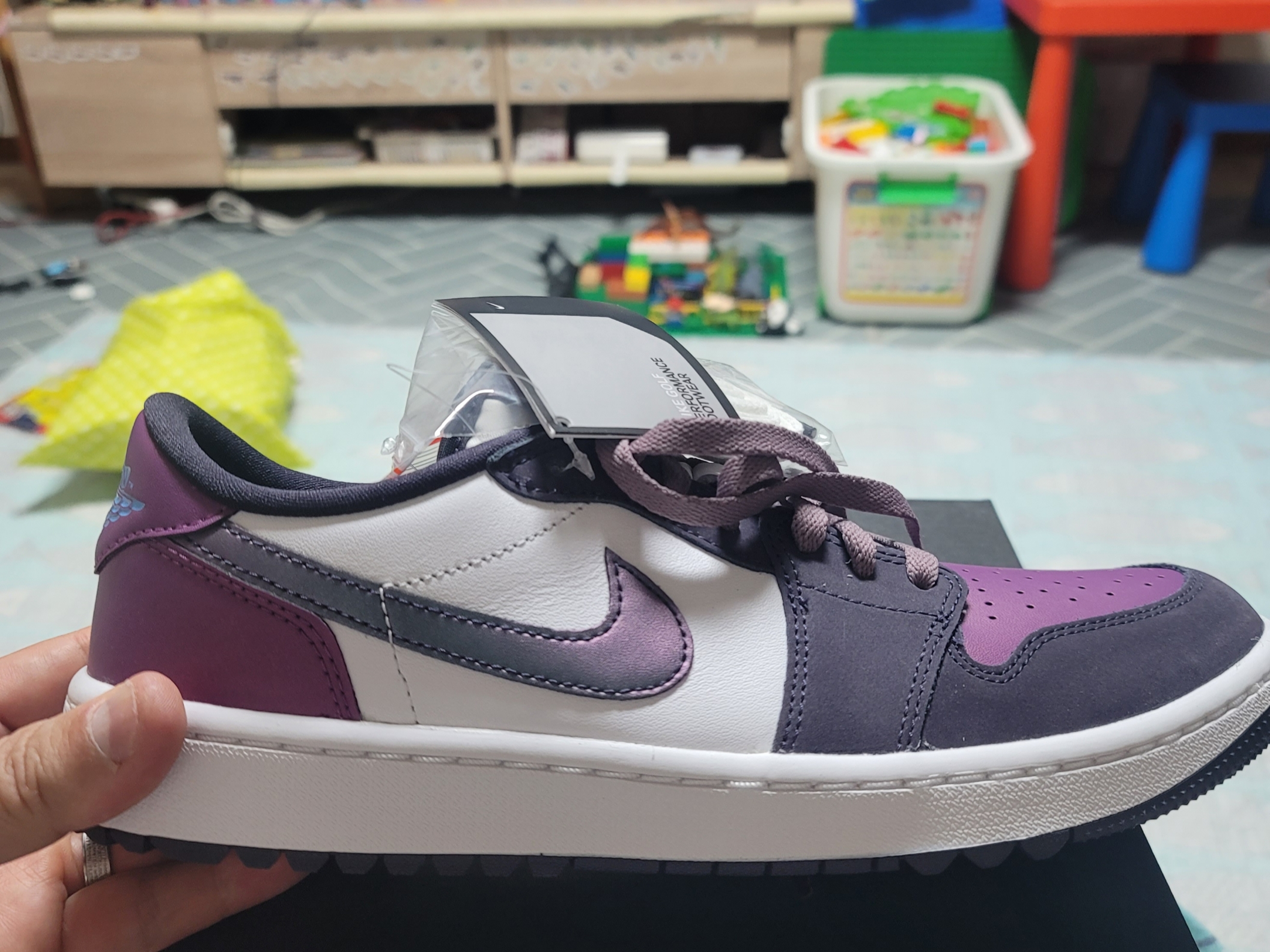 Jordan 1 Low Golf Cave Purple and Viotech 착용 스타일