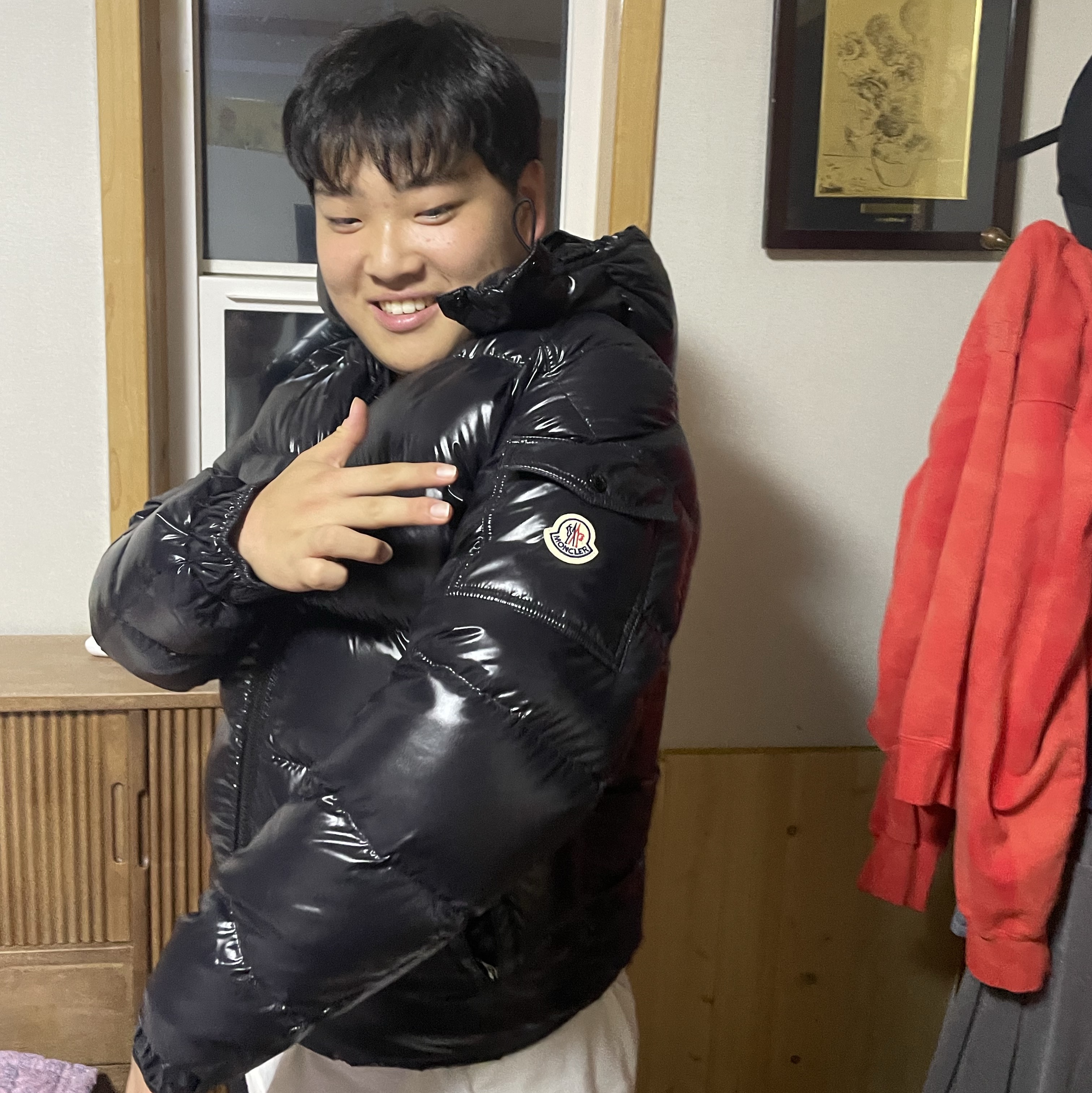 Moncler Maya Short Down Jacket Black - 23FW 착용 스타일 - 3