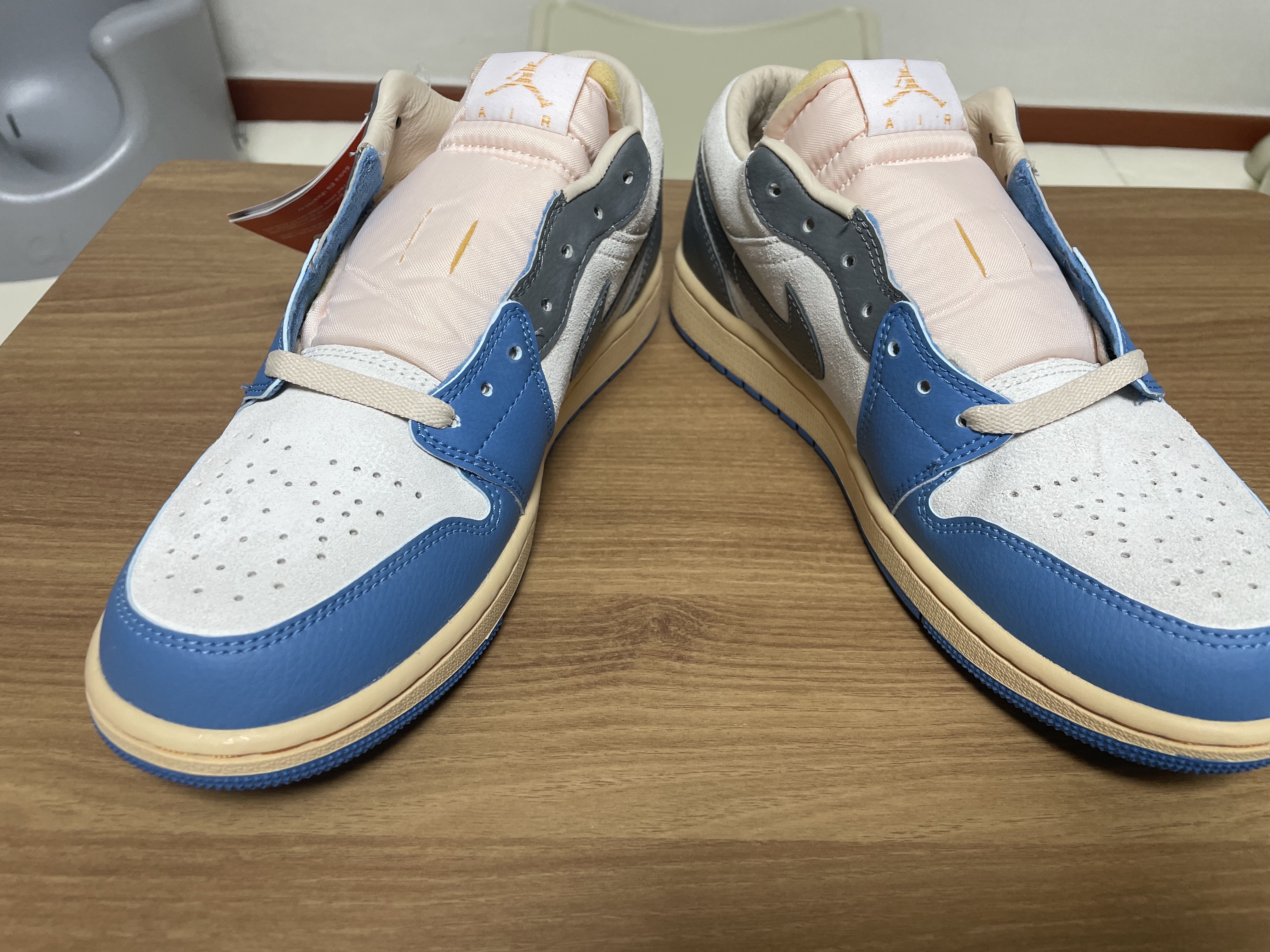 Jordan 1 Low SE Tokyo 96 착용 스타일 - 2
