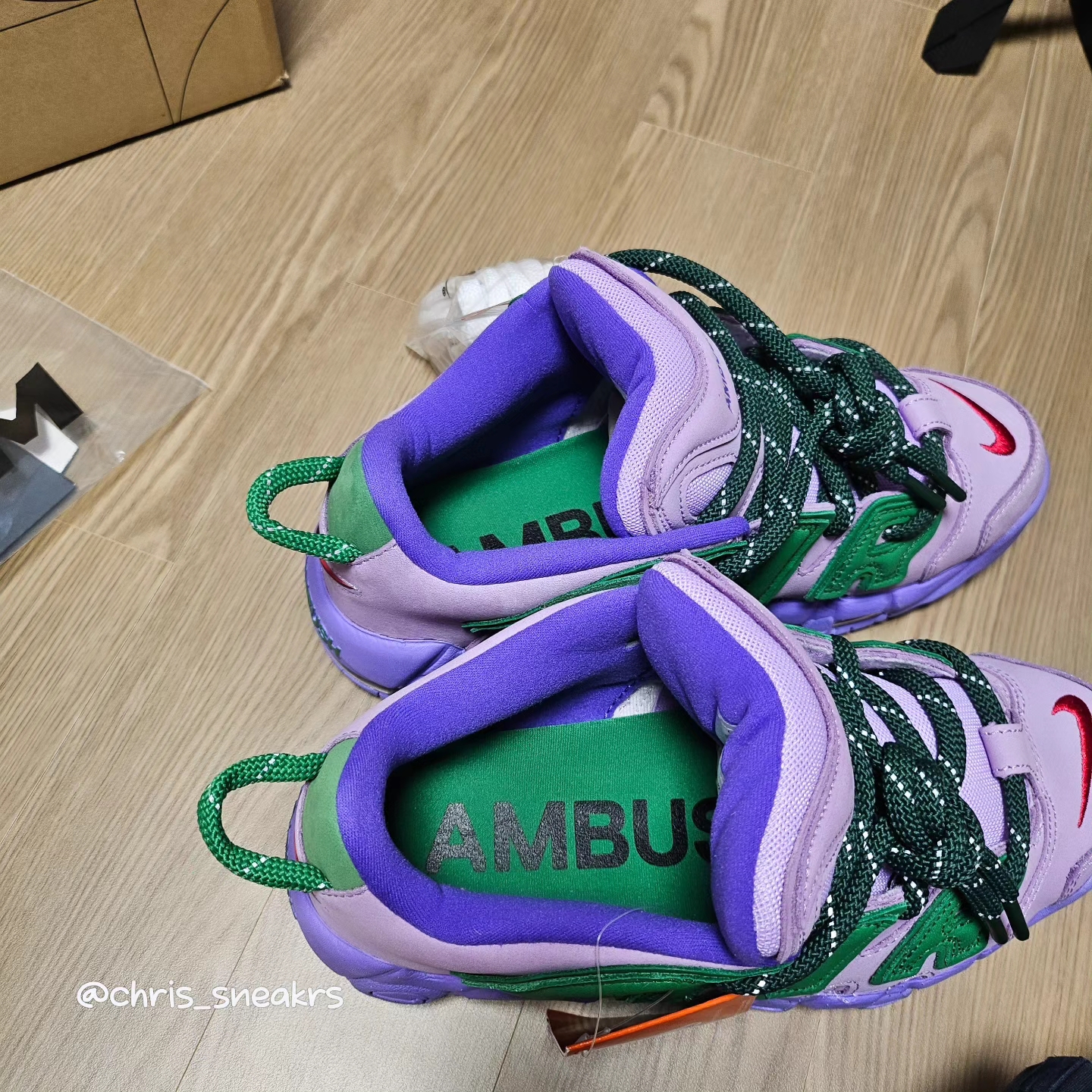 Nike x Ambush Air More Uptempo Low Lilac and Apple Green 착용 스타일 - 4
