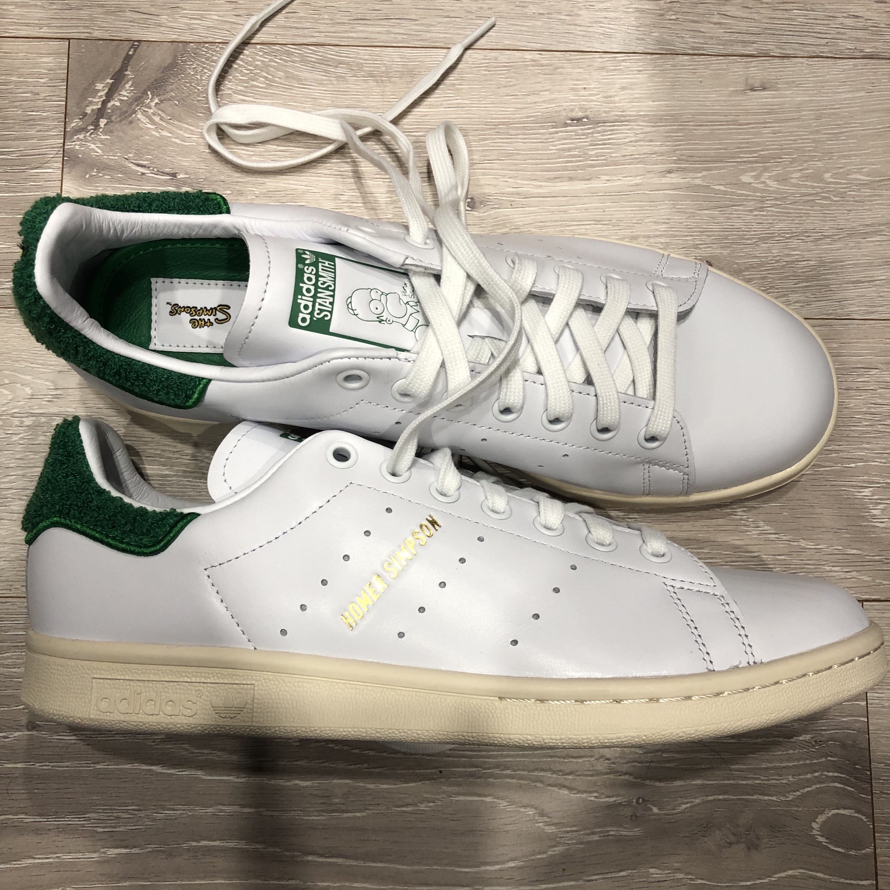 Adidas x The Simpsons Stan Smith Homer Simpson 착용 스타일
