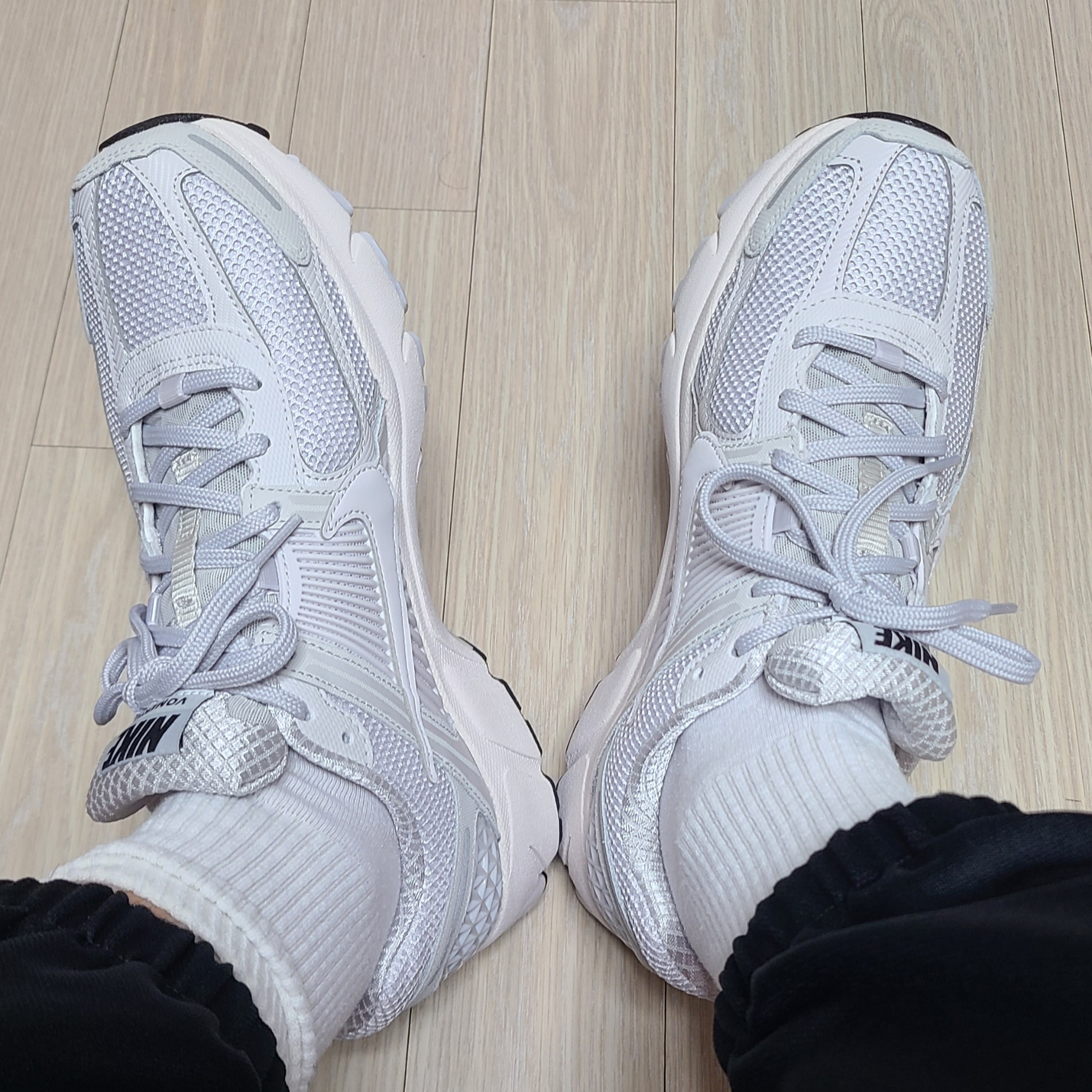 Nike Zoom Vomero 5 SP Vast Grey 2023 착용 스타일