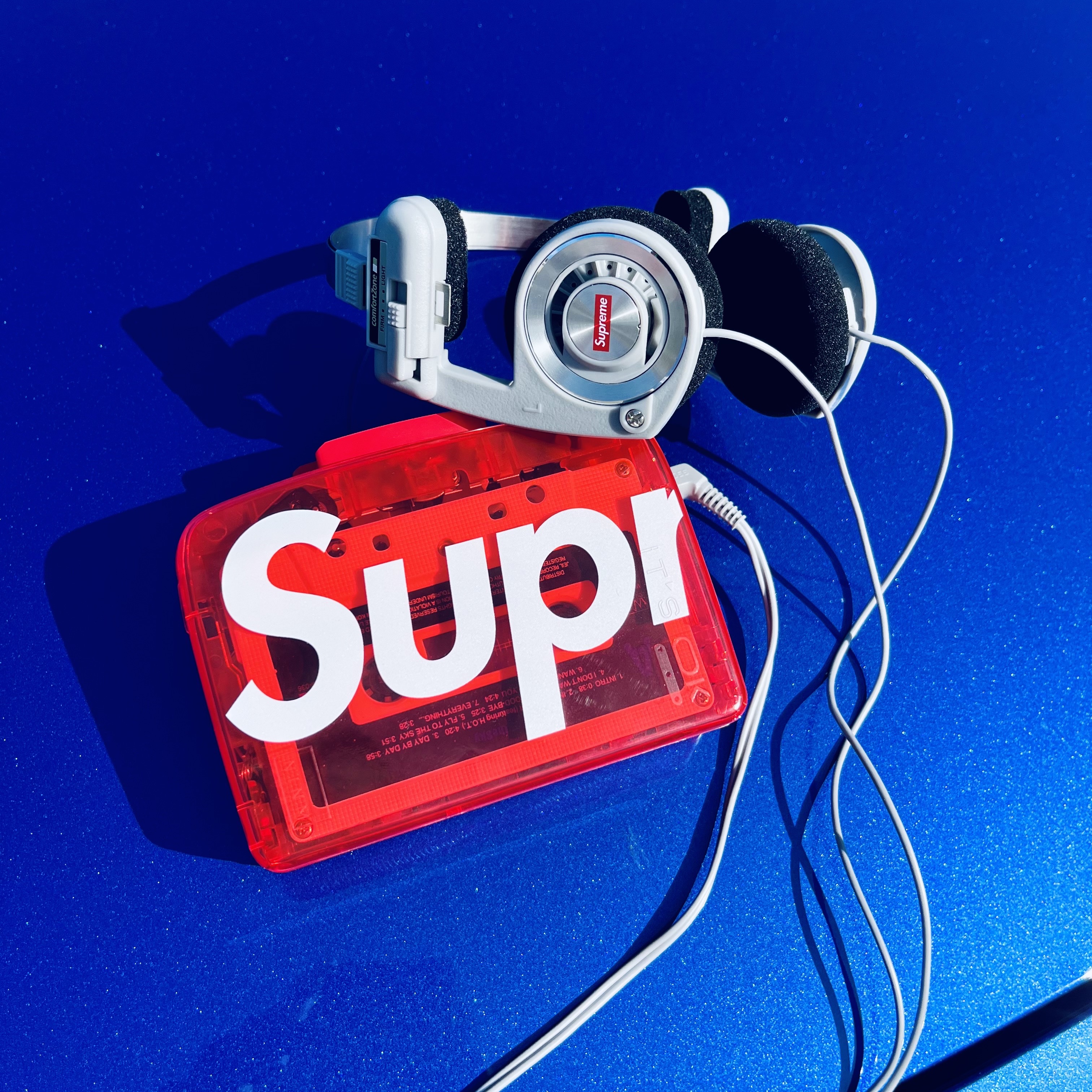 Supreme x Koss Portapro Headphones Silver - 23FW 착용 스타일 - 1