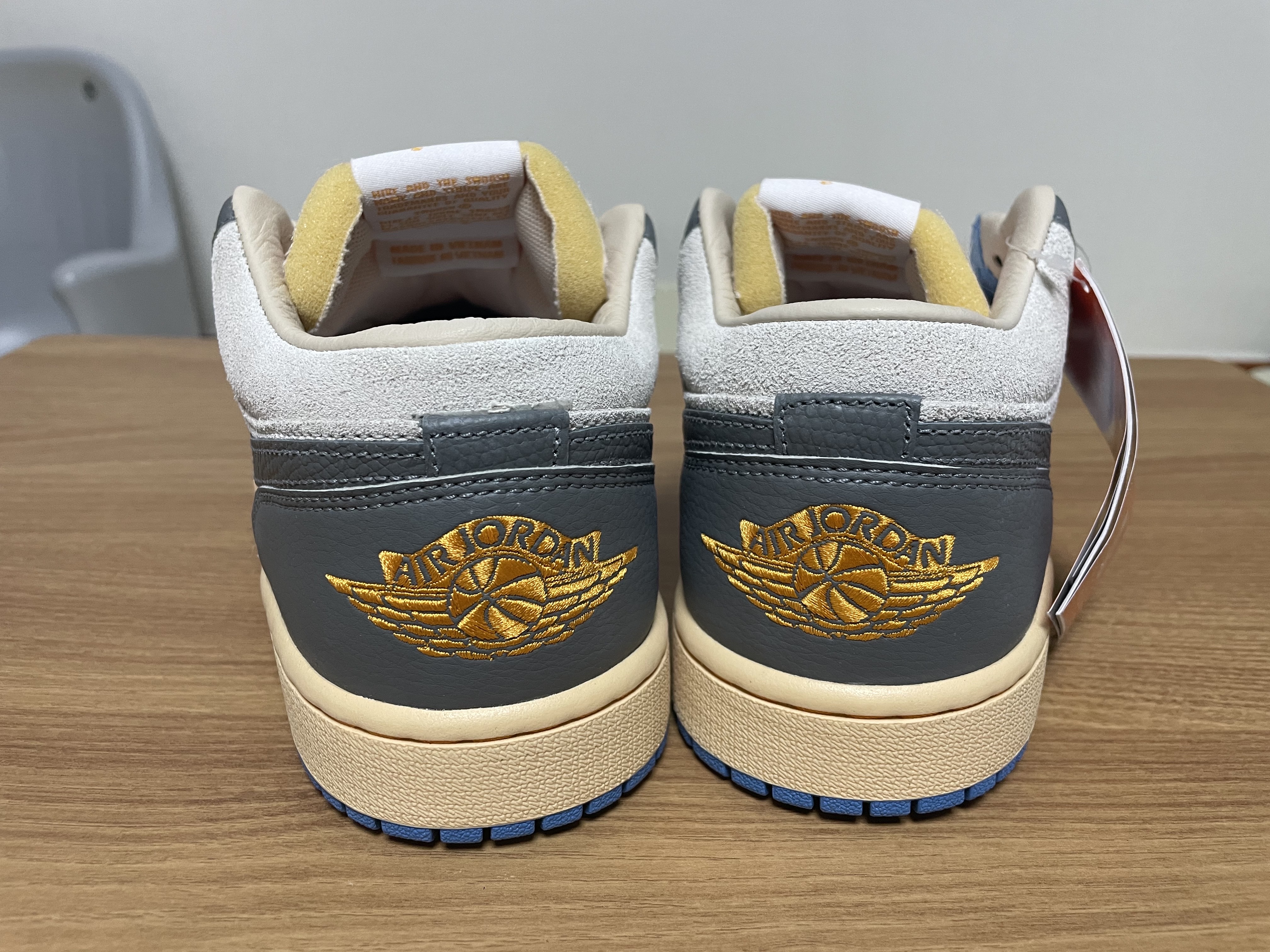 Jordan 1 Low SE Tokyo 96 착용 스타일 - 3