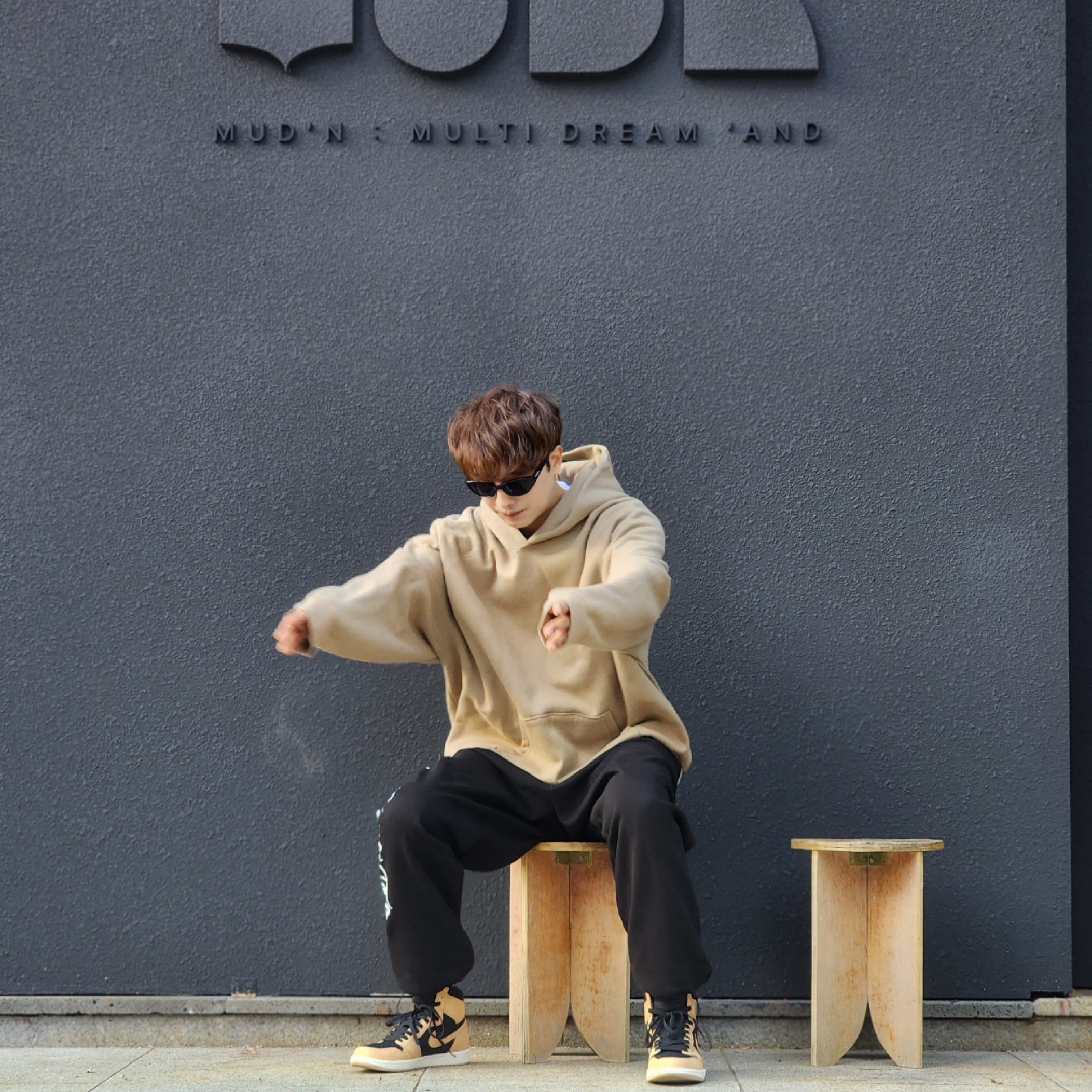 Essentials Hoodie Oak - 22SS, Jordan 1 Retro High OG Vachetta Tan 착용 스타일 - 10