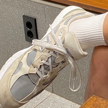 New Balance 992 Made in USA White Silver 착용 스타일