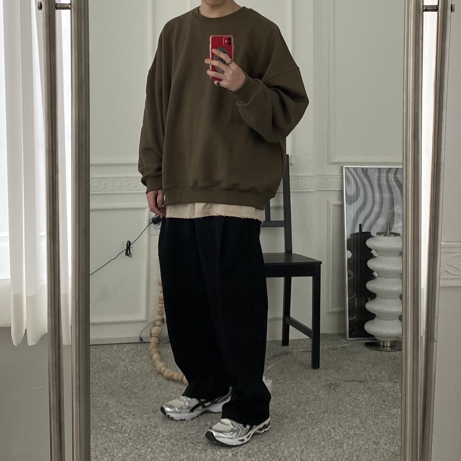 Asics Gel-Kayano 14 Cream Black, Stussy O.E. Badge Keychain 착용 스타일 - 3