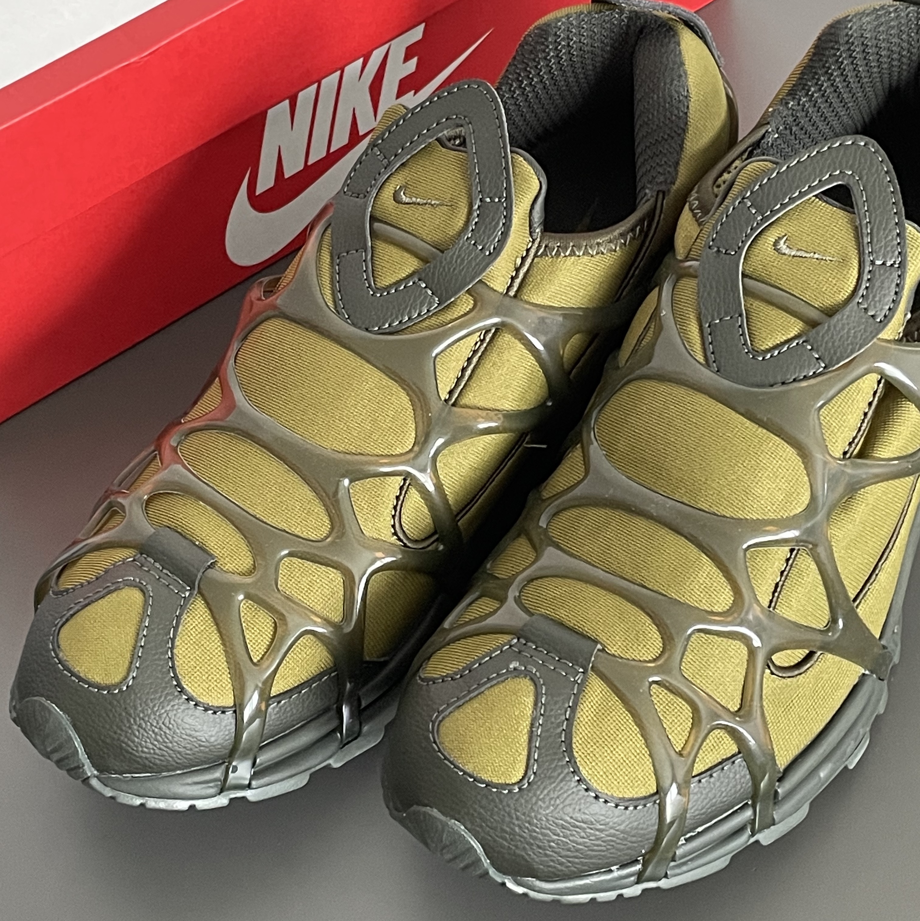 Nike Air Kukini Pilgrim Sequoia 착용 스타일