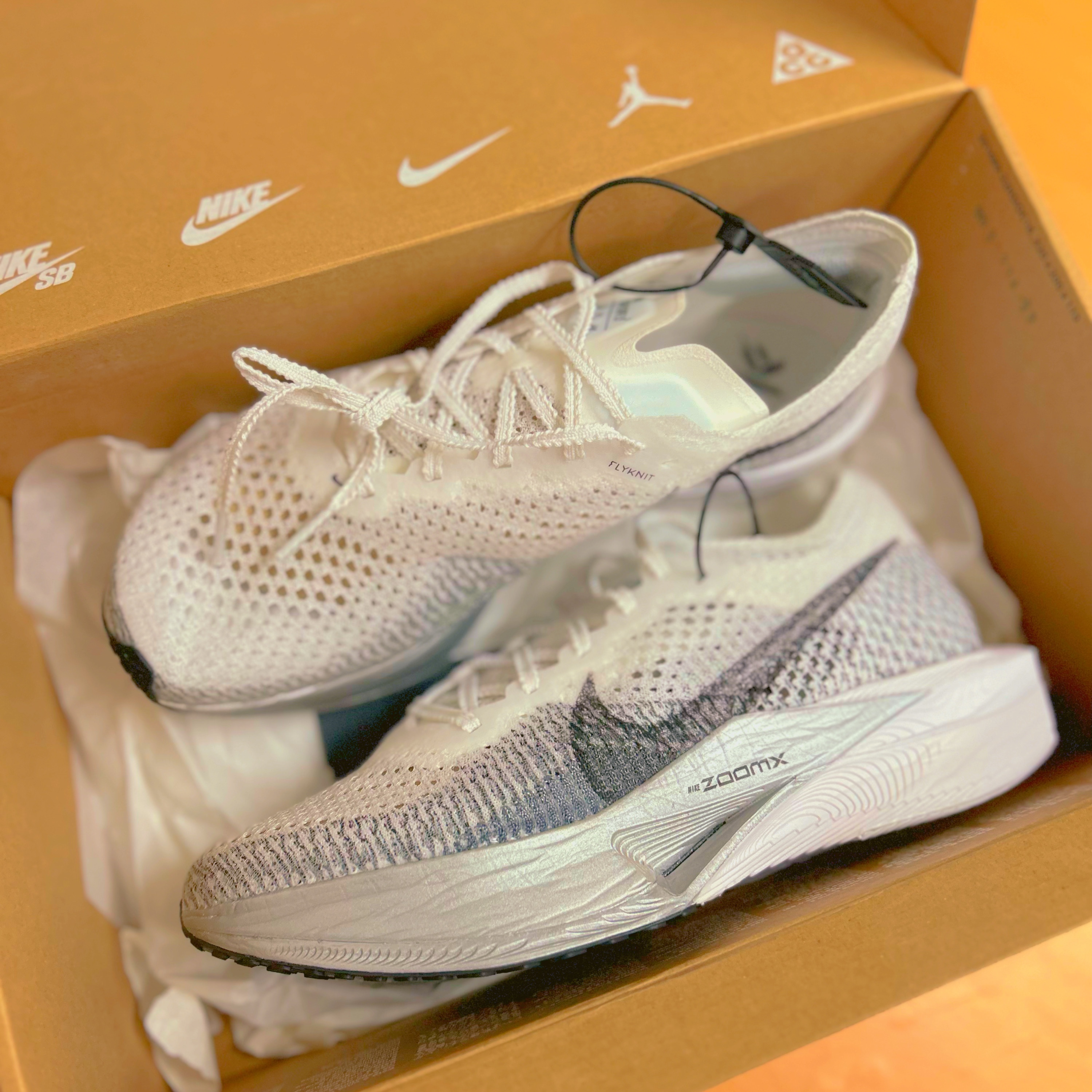 Nike ZoomX Vaporfly Next% 3 White Grey 착용 스타일