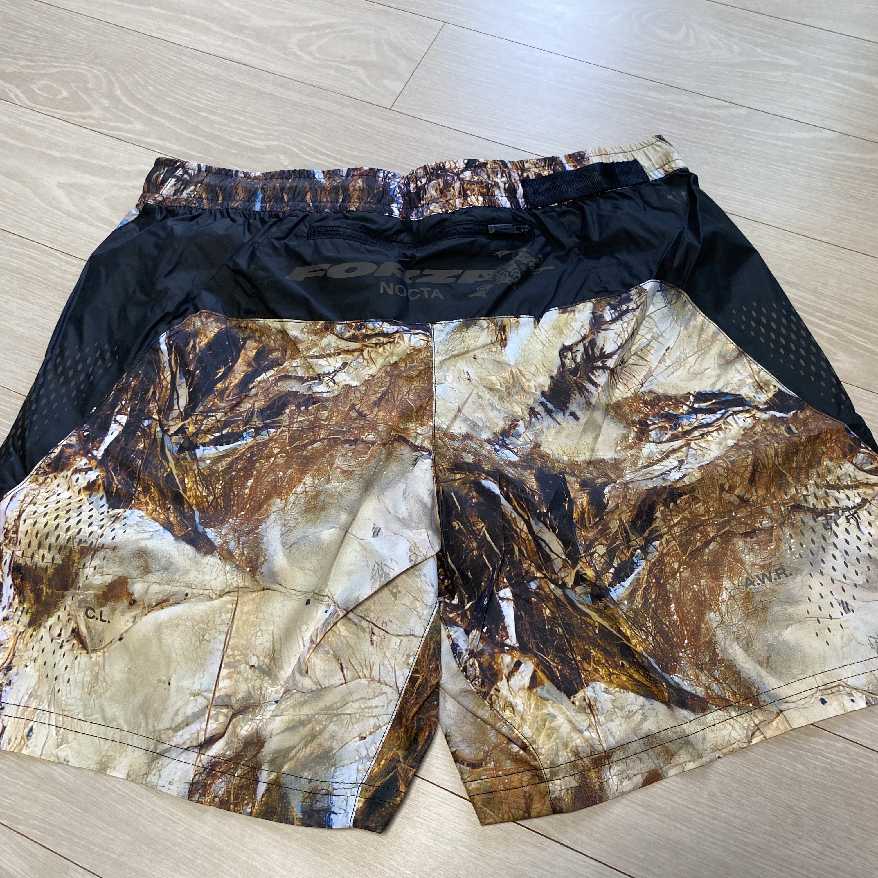 Nike x Drake Nocta NRG Running Shorts Camo (FJ3011-010) 착용 스타일 - 2