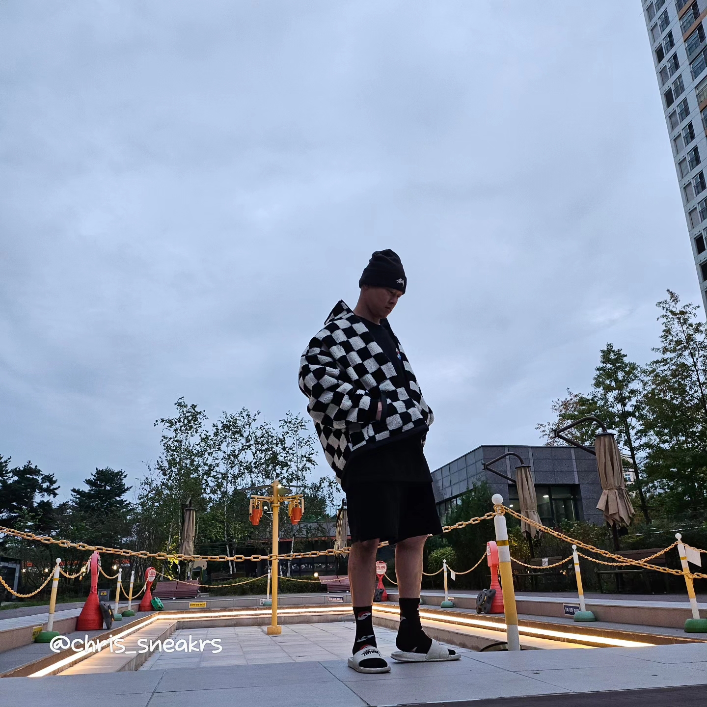 Nike x Stussy NRG Cuffed Beanie Black, [KREAM 단독] Won Chaser New Money Shorts Black 착용 스타일 - 1