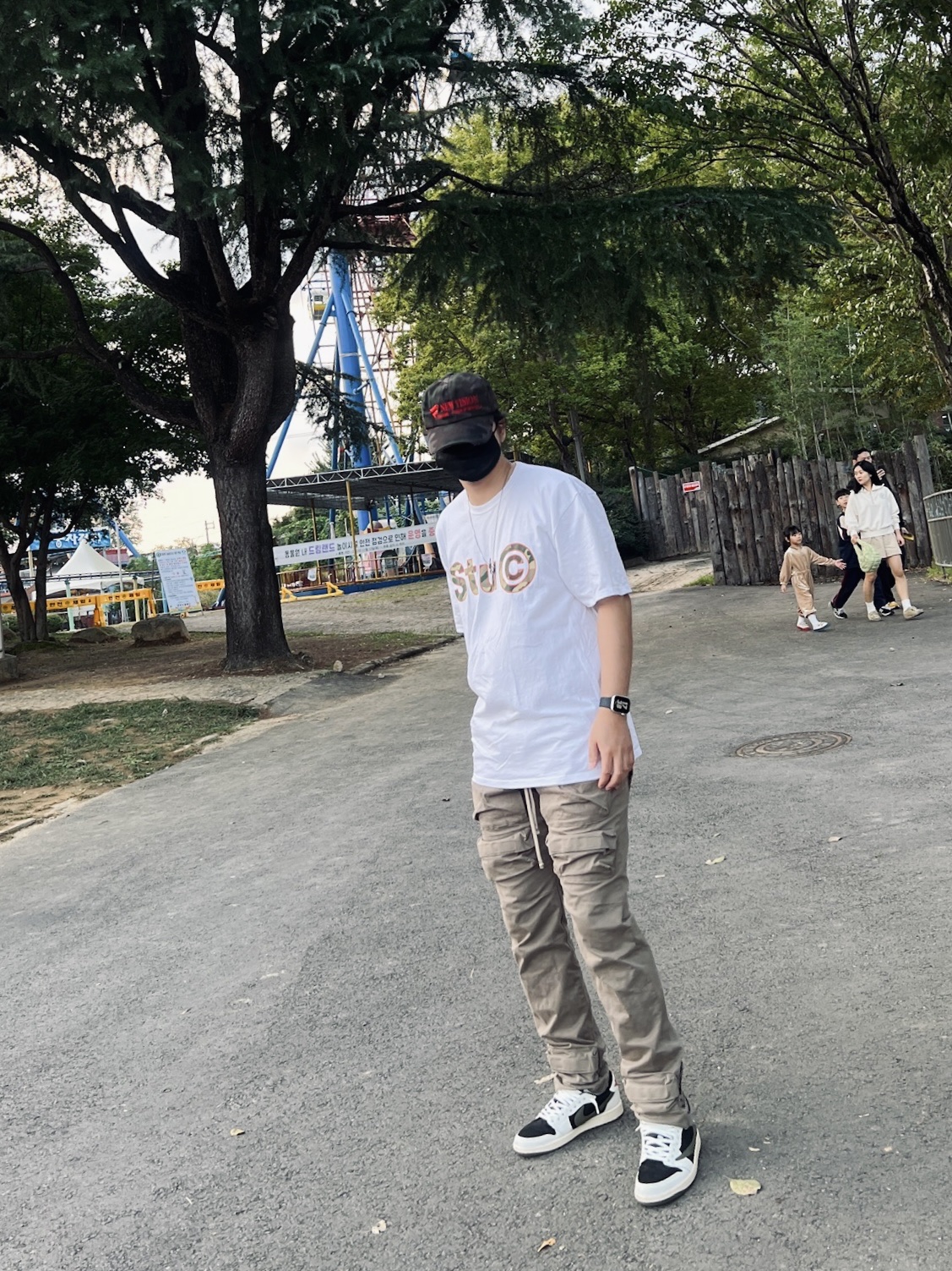 ETCE New Vision Camo Cap Night Jungle, (W) Jordan 1 x Travis Scott Retro Low OG SP Medium Olive 착용 스타일 - 1