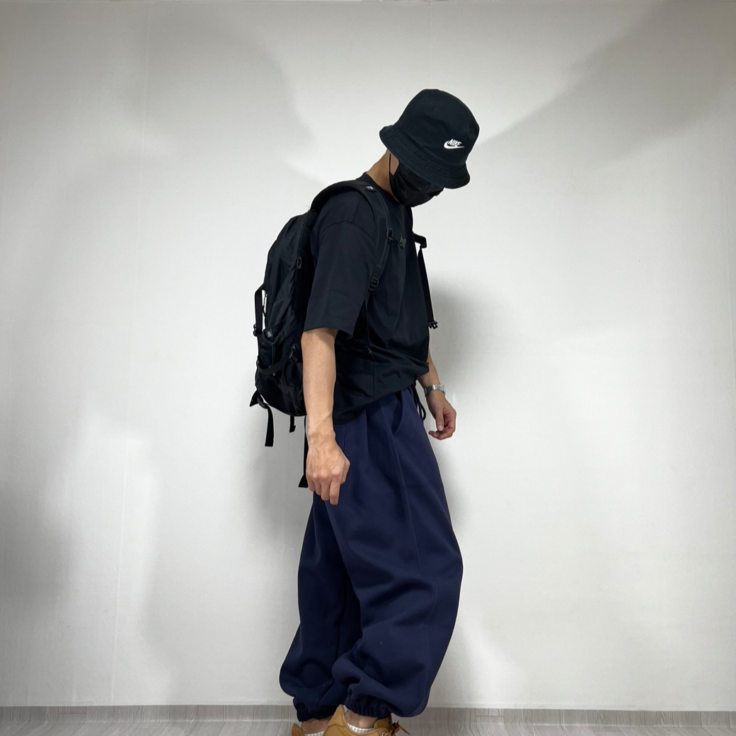 Undermycar Mu.03 Anti Fxxking Logo Play Oversized Sweat Jogger Navy 착용 스타일 - 5