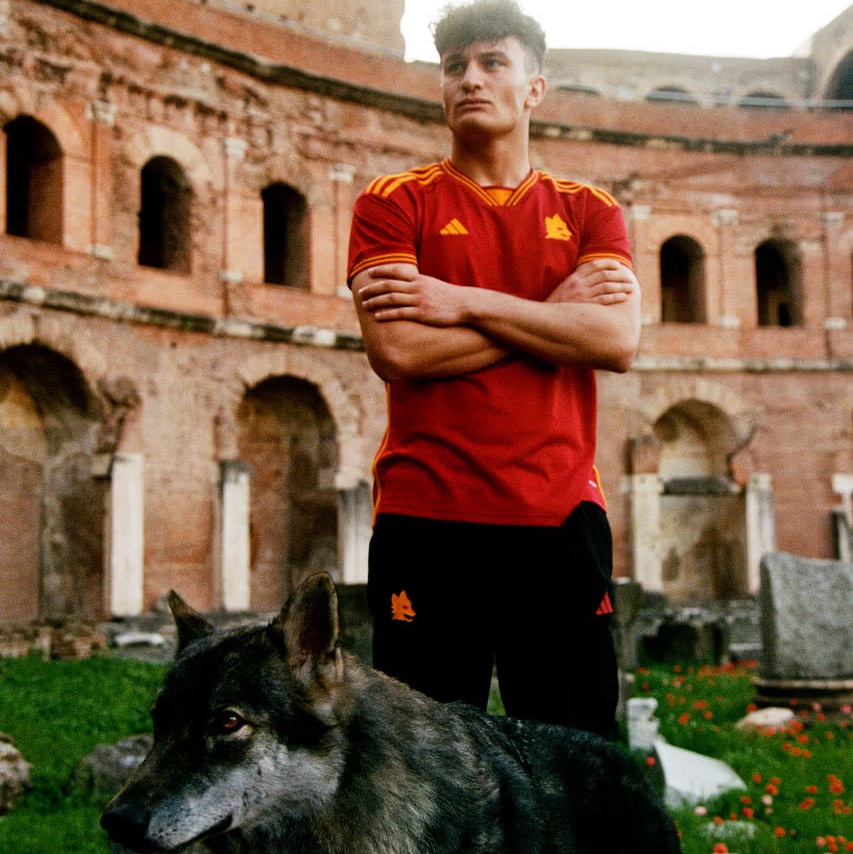 Adidas AS Roma 2023/24 Home Jersey Team Victory Red - US Sizing (Non Marking Ver.) 착용 스타일 - 4