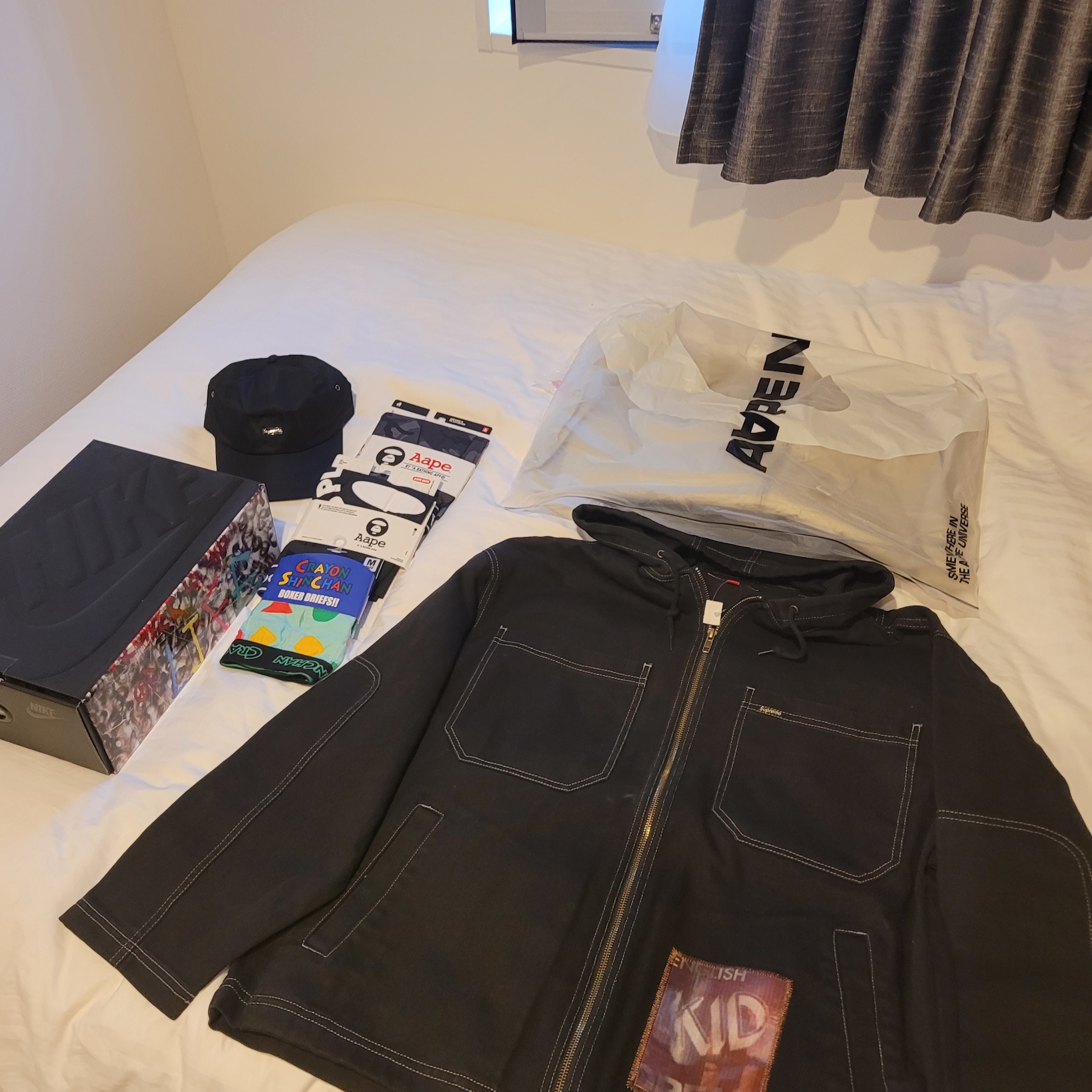 Supreme Mesh Small Backpack Black - 23SS, Supreme x Umbro Track Jacket Black - 23SS 착용 스타일 - 3