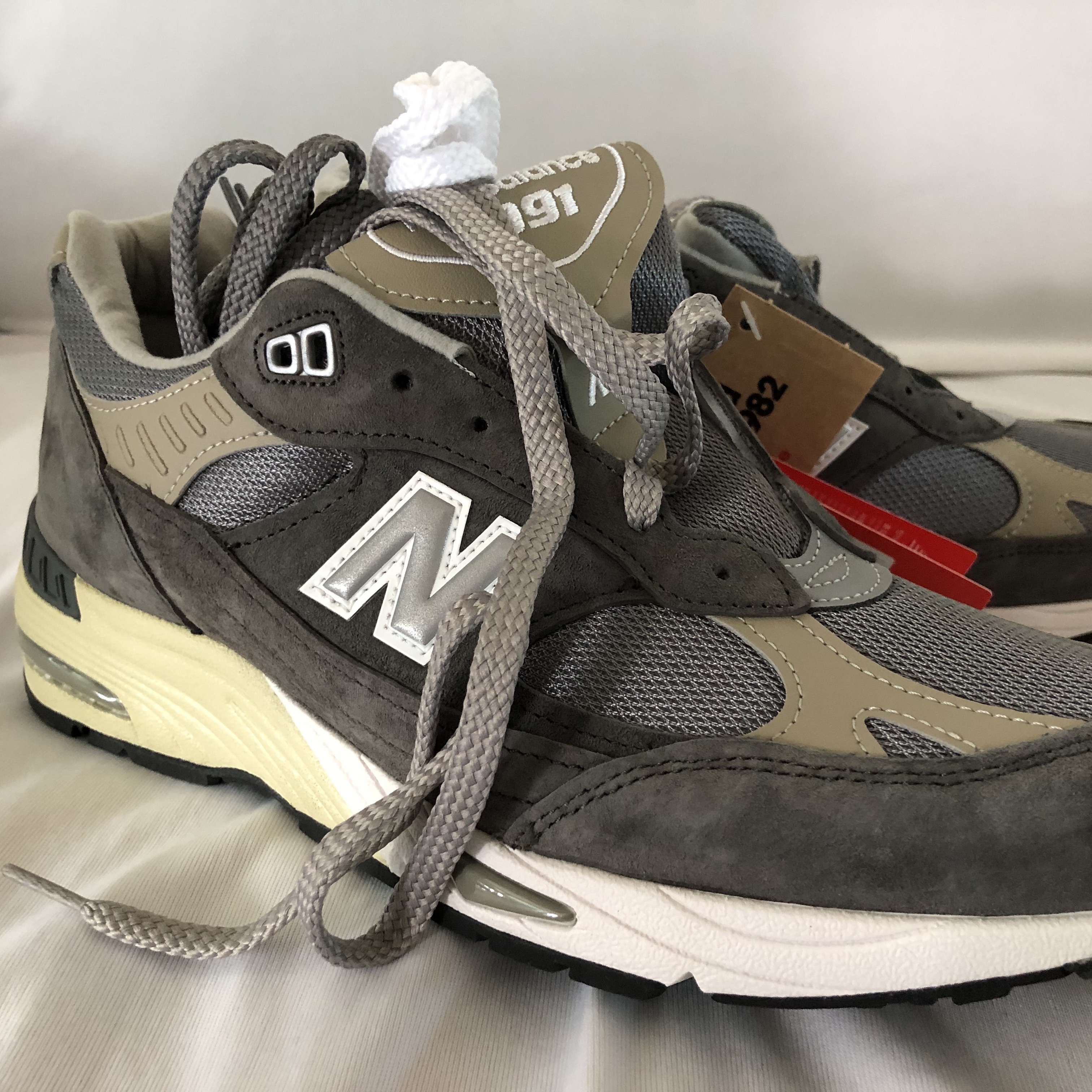 New Balance 991 Made in UK 40th Anniversary Grey 착용 스타일 - 1