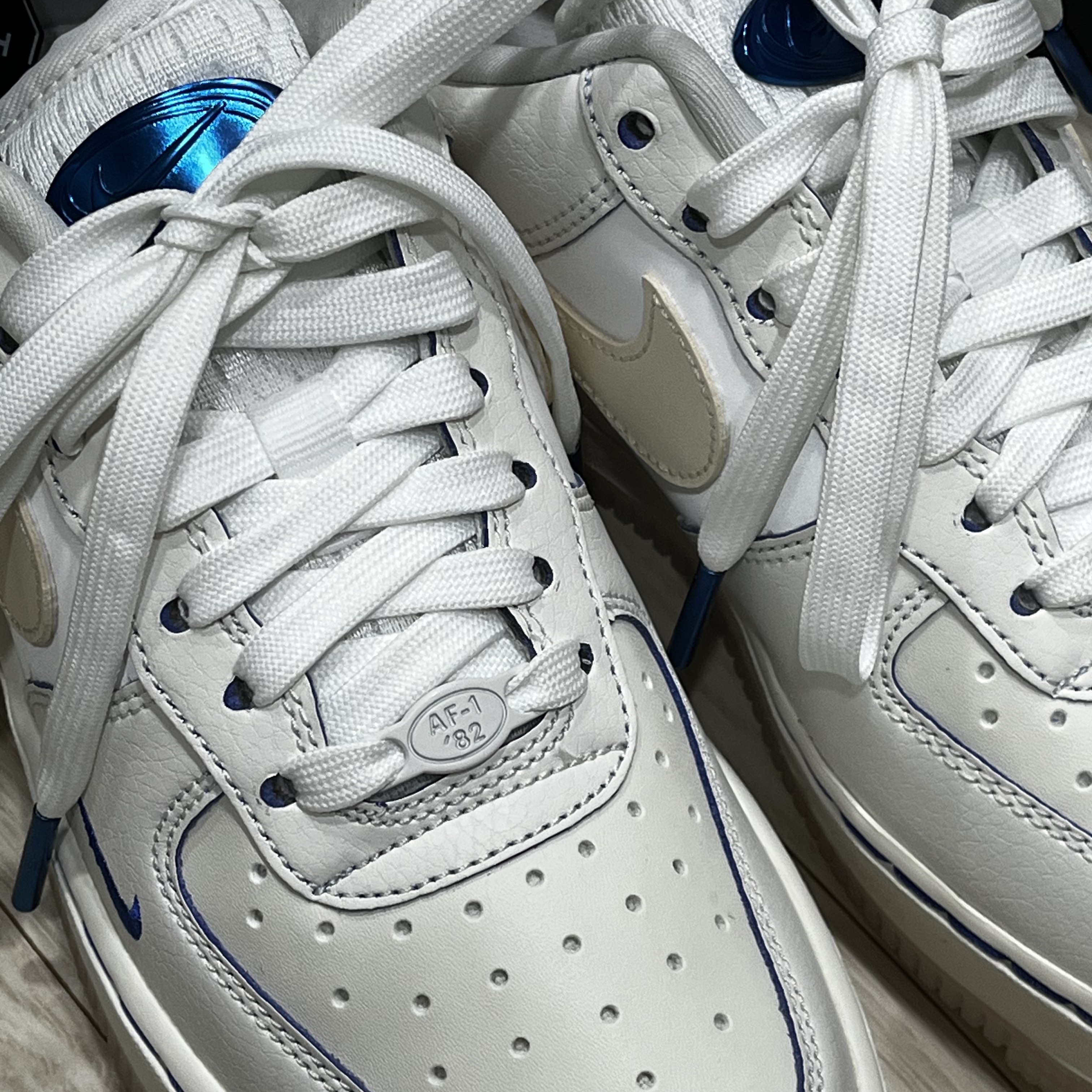 (W) Nike Air Force 1 '07 LX Game Royal Sail 착용 스타일
