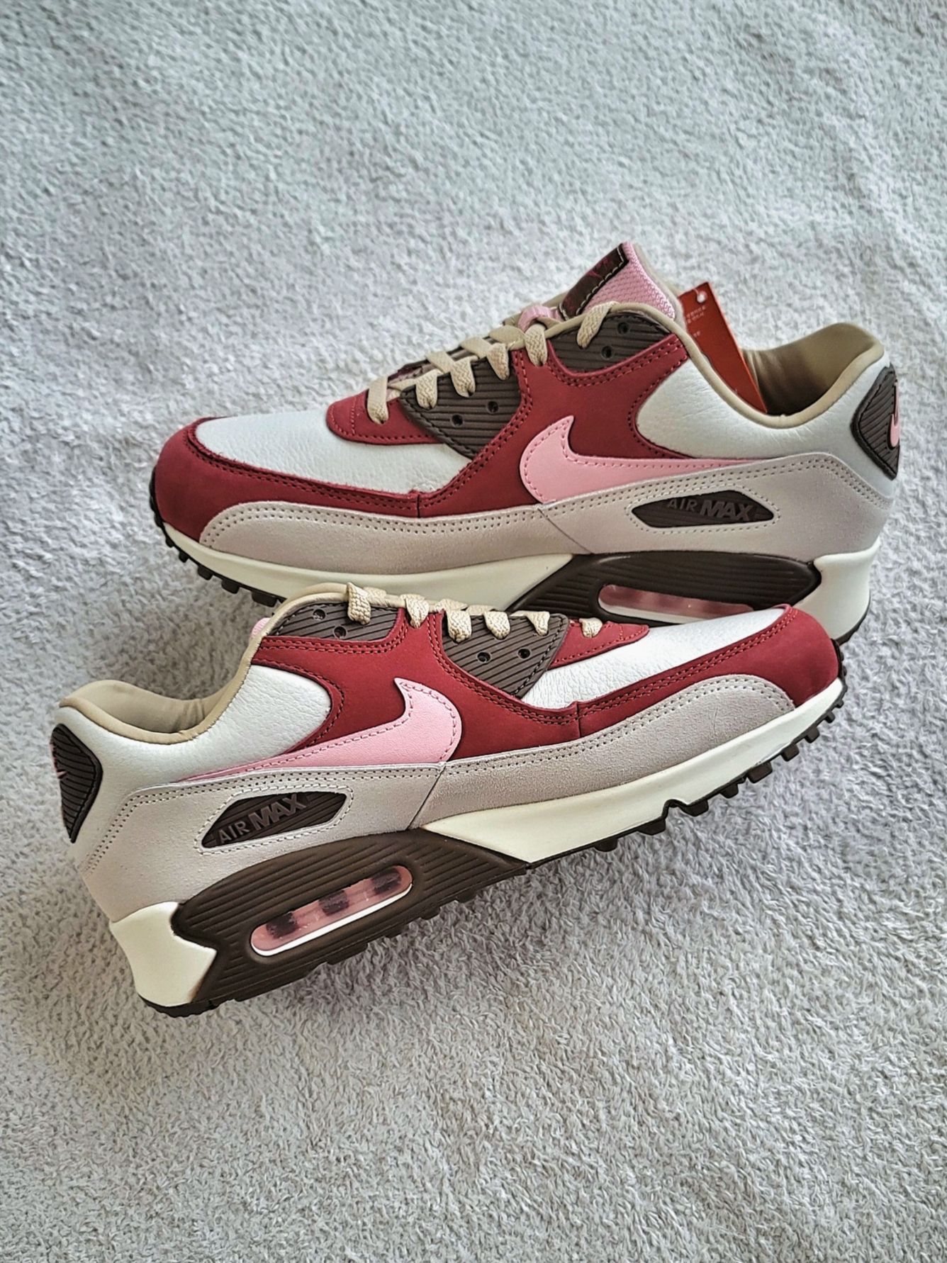Nike Air Max 90 NRG Bacon 착용 스타일